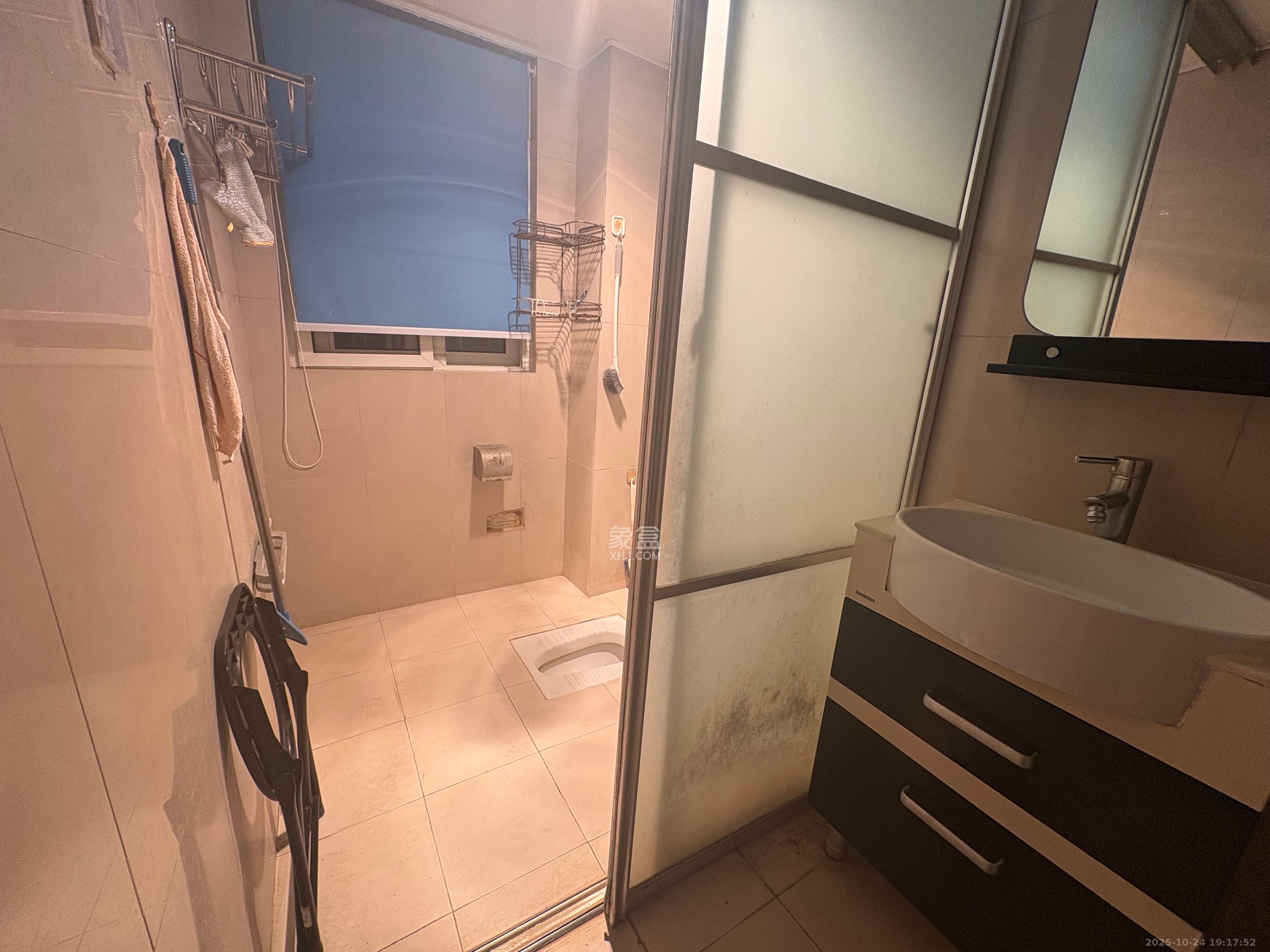 金碧文华  2室1厅1卫    1900.0元/月 金碧文华  2室1厅1卫    1900.0元/月室内图