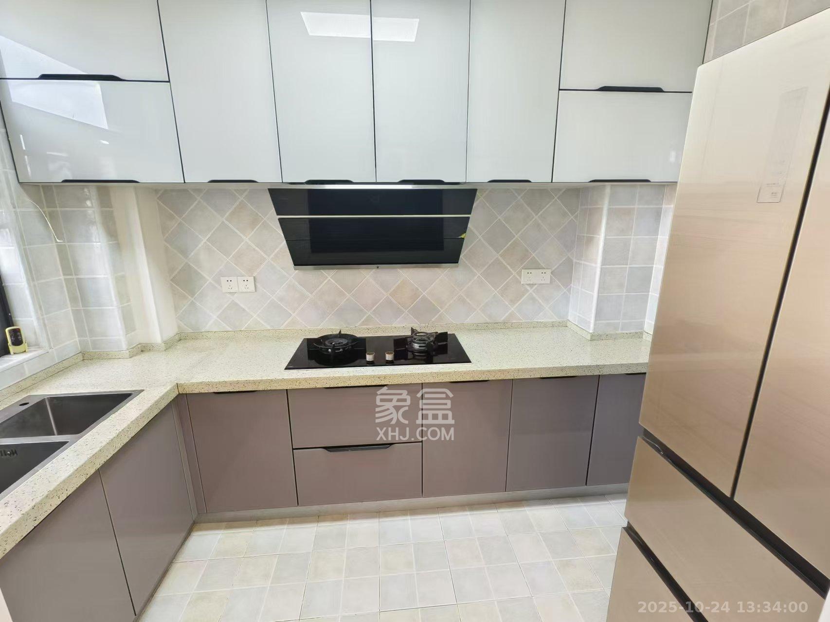 未来漫城 4室2厅2卫 3300.0元/月 未来漫城 4室2厅2卫 3300.0元/月室内图