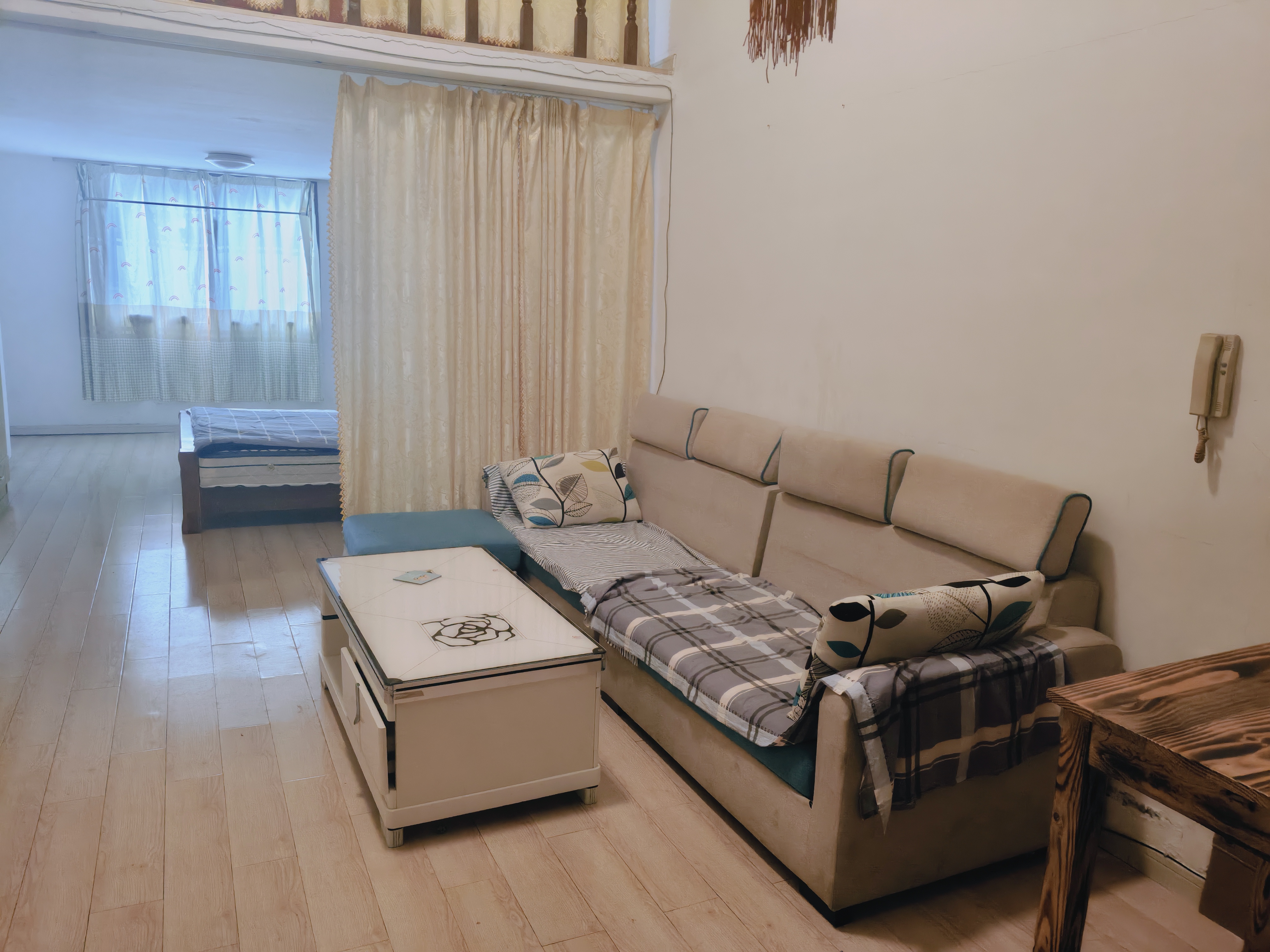 立方公寓  1室0厅0卫    1000.0元/月