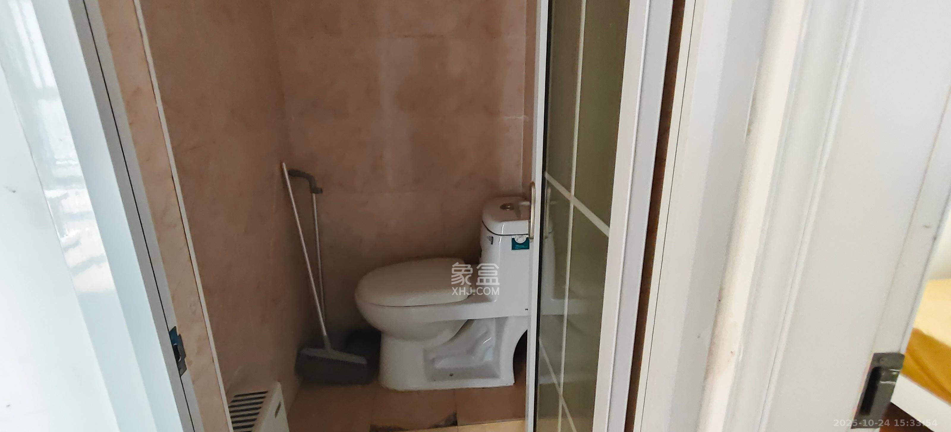 怡海星城 3室2厅1卫 1800.0元/月 怡海星城 3室2厅1卫 1800.0元/月室内图