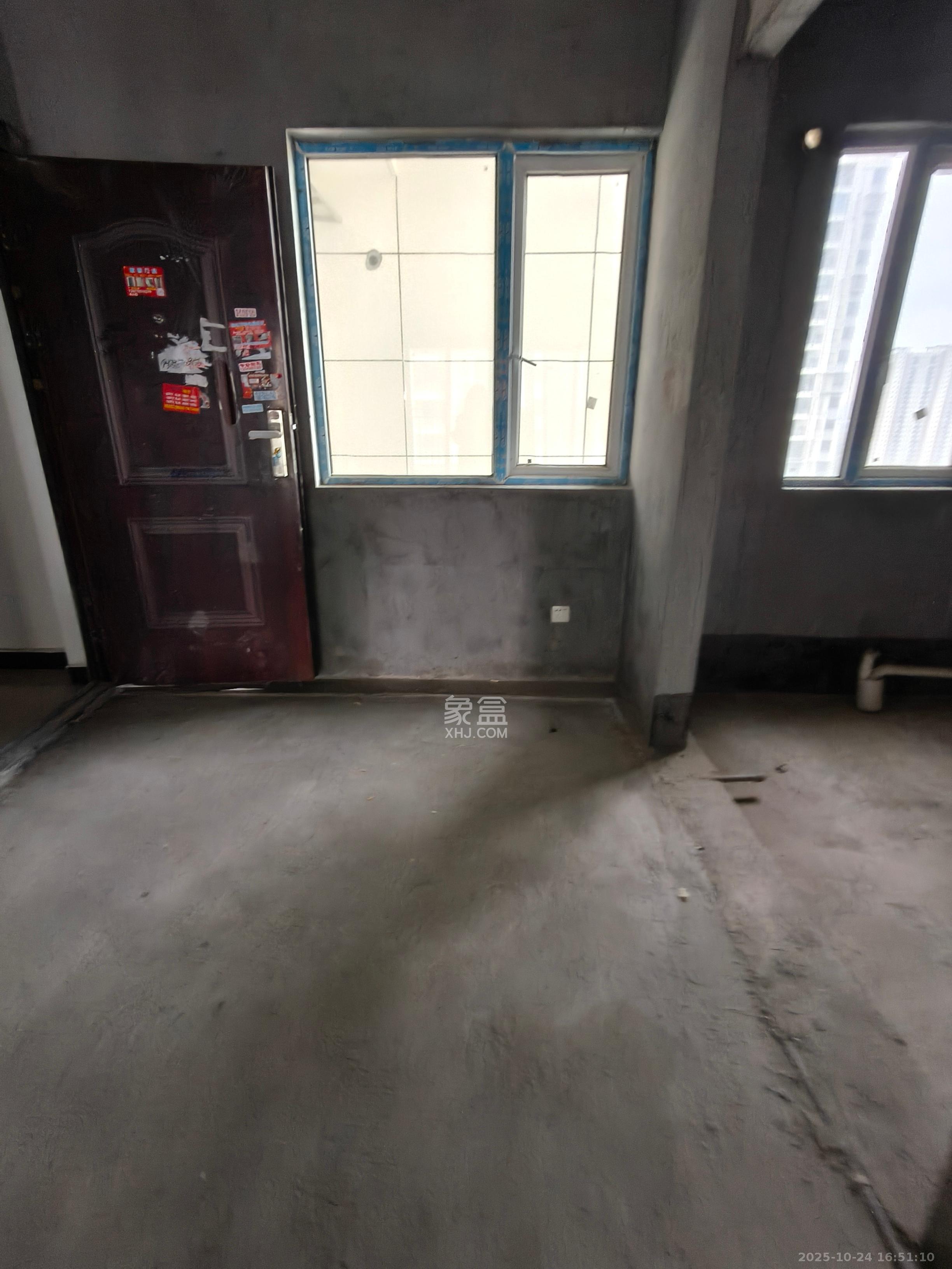 和景家园二期  3室2厅2卫    1100.0元/月 和景家园二期  3室2厅2卫    1100.0元/月室内图