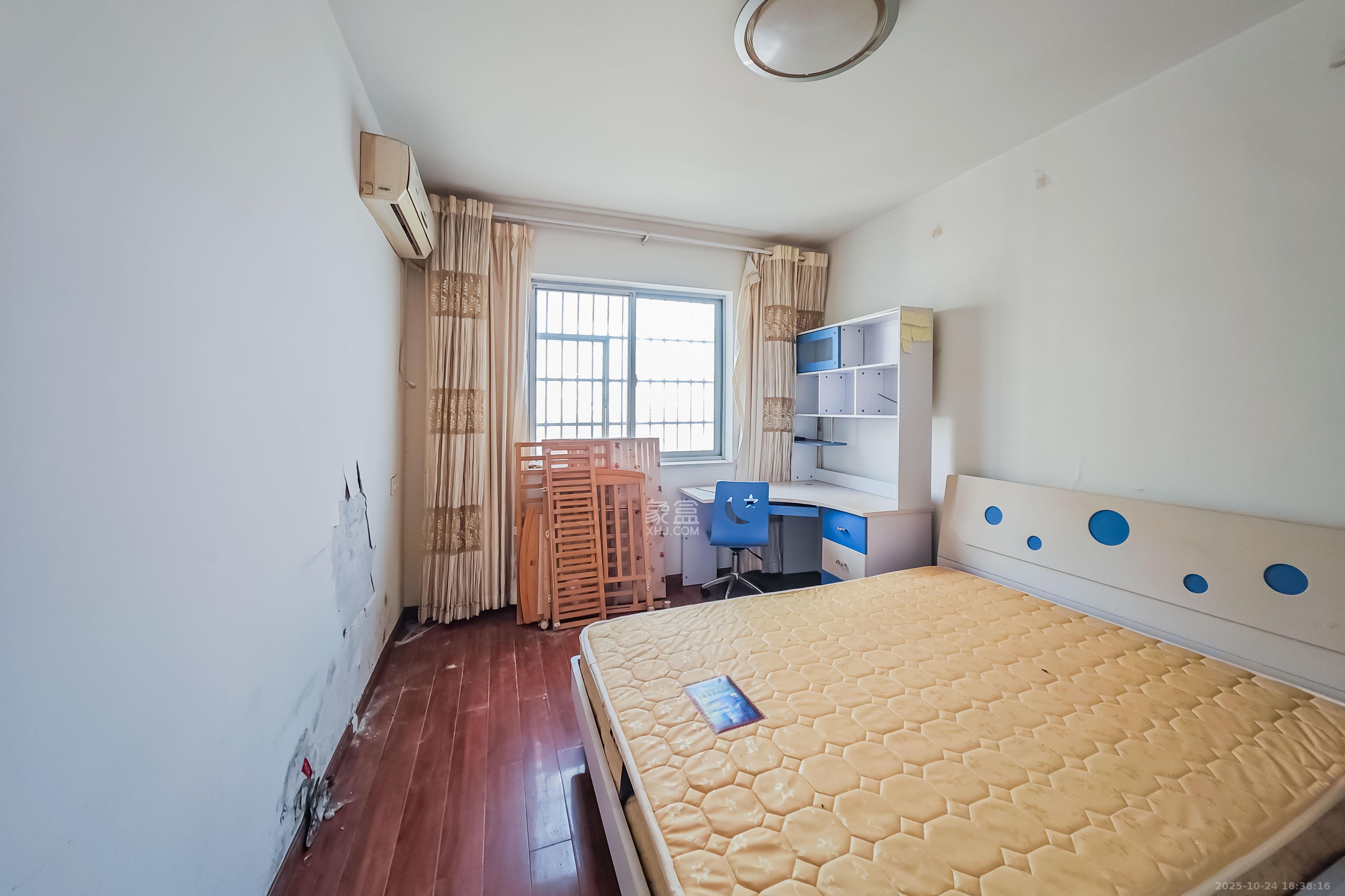 汇城上筑  3室2厅2卫    85.0万 汇城上筑  3室2厅2卫    85.0万卧室