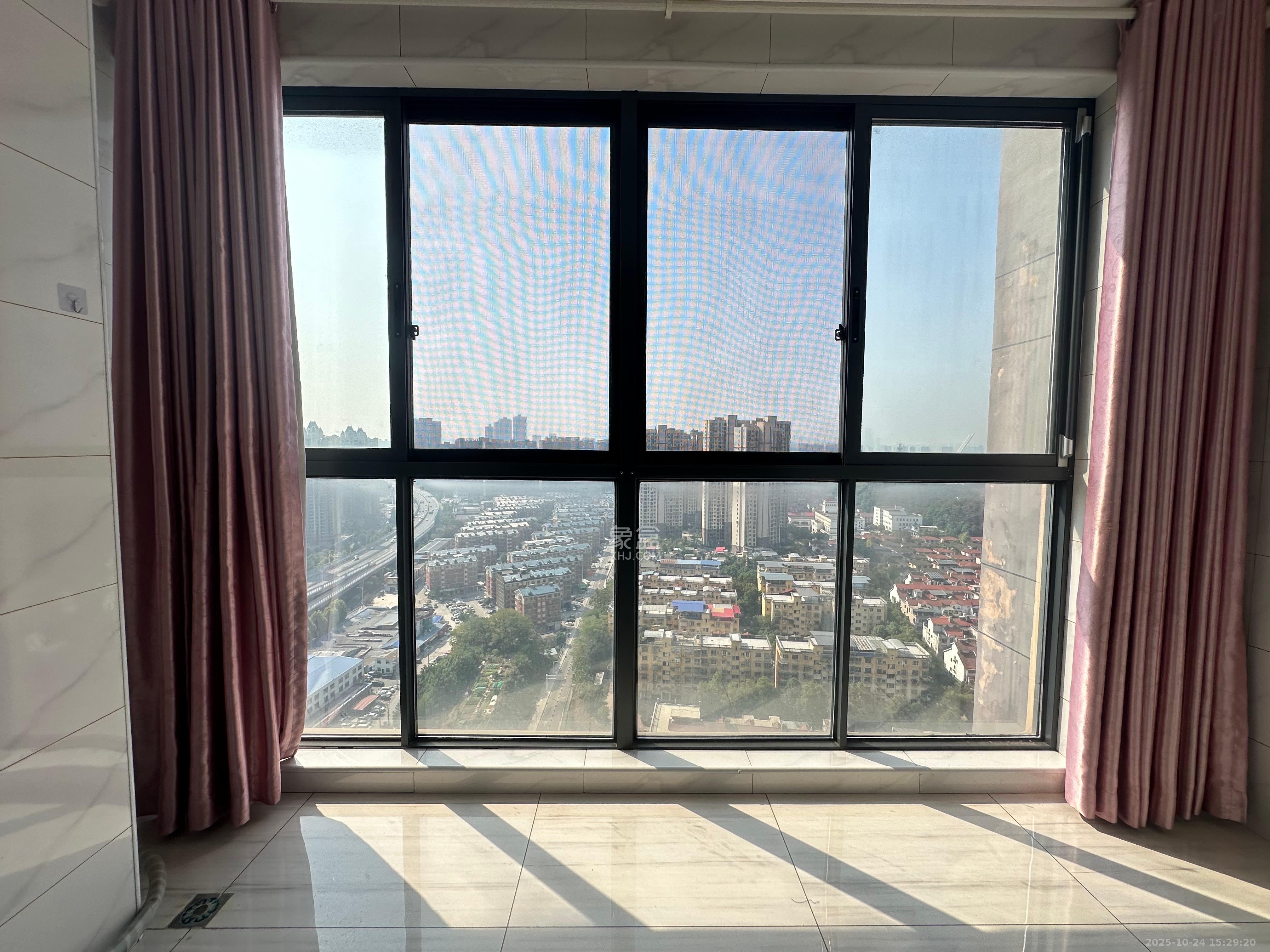 朝正美苑 3室2厅2卫 2500.0元/月 朝正美苑 3室2厅2卫 2500.0元/月室内图