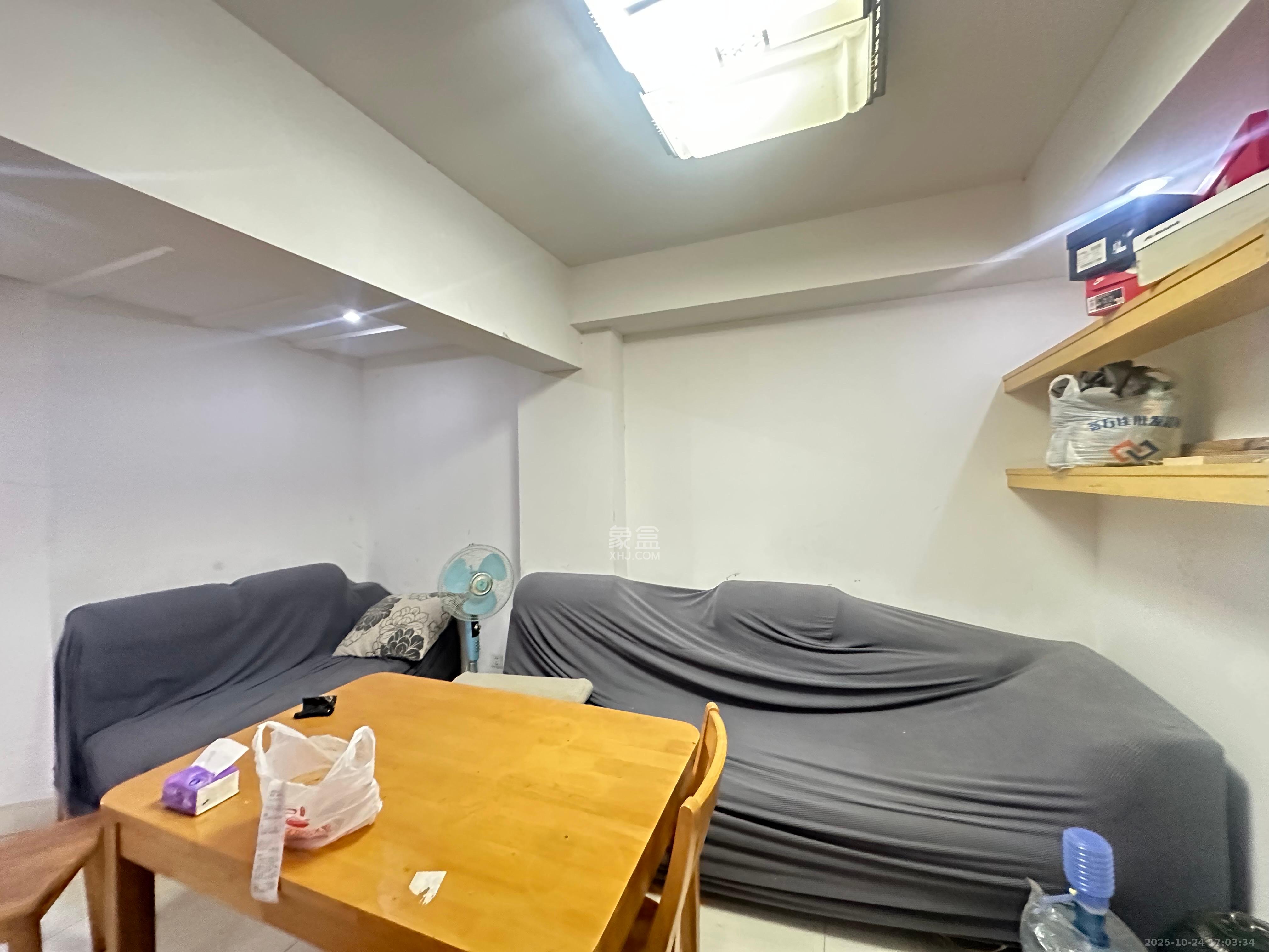 润芳园 3室1厅1卫 1900.0元/月 润芳园 3室1厅1卫 1900.0元/月室内图