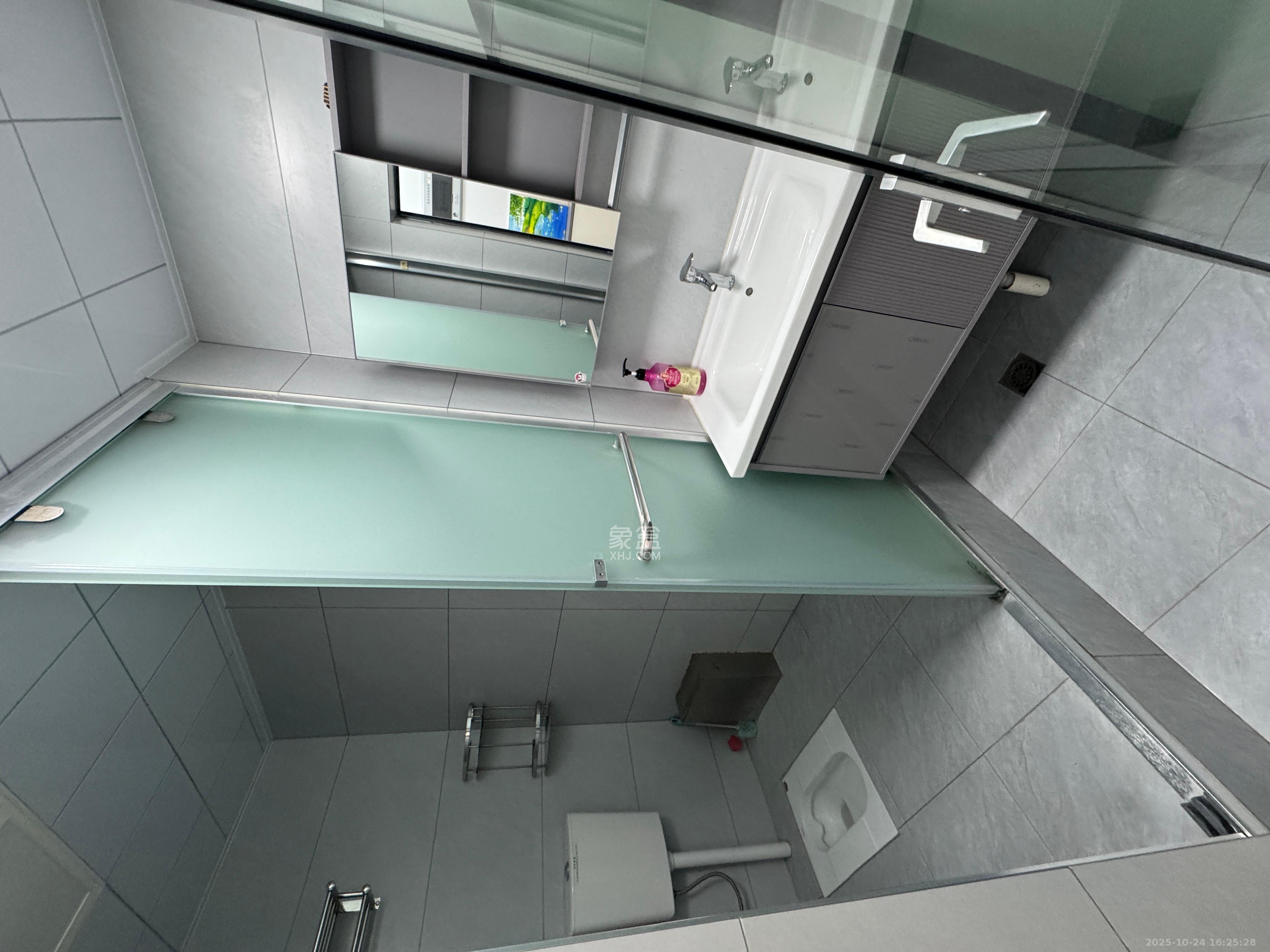 怡海星城 1室0厅0卫 1100.0元/月 怡海星城 1室0厅0卫 1100.0元/月室内图