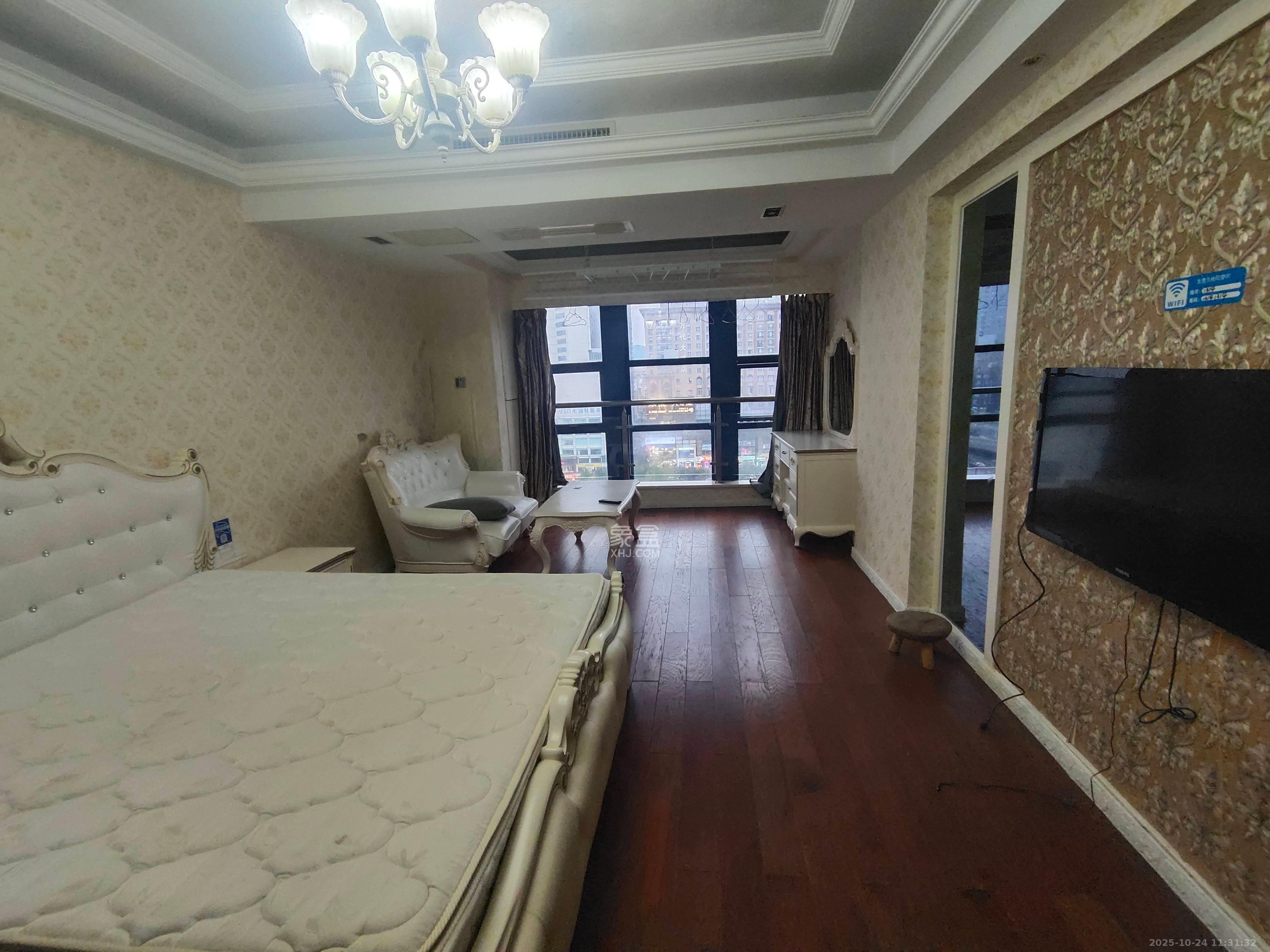 壹号公馆  1室1厅1卫    2100.0元/月室内图