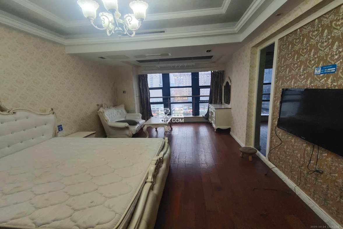 壹号公馆  1室1厅1卫    2100.0元/月 壹号公馆  1室1厅1卫    2100.0元/月室内图