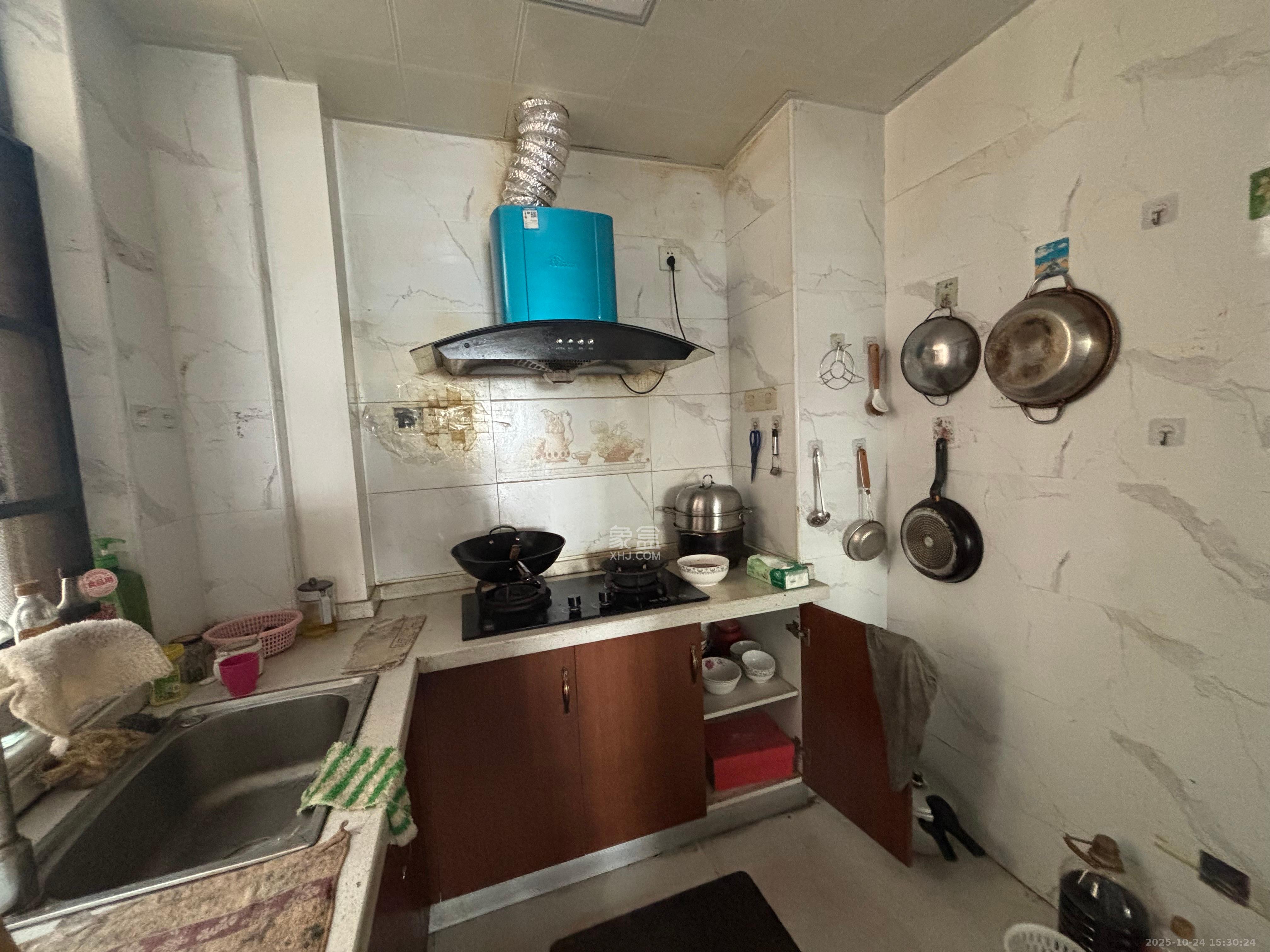 潇湘名城(新里程潇湘名城)  3室2厅1卫    2600.0元/月室内图