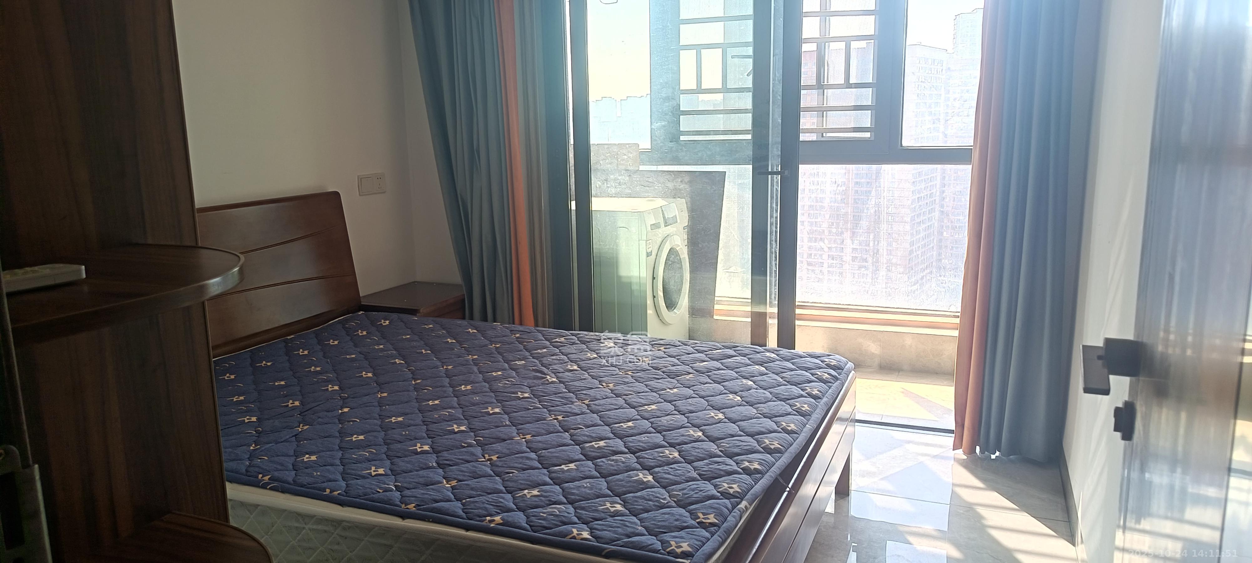 万科金色麦田  3室1厅2卫    2500.0元/月 万科金色麦田  3室1厅2卫    2500.0元/月室内图1