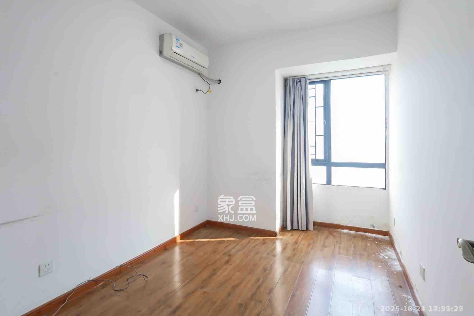 奥克斯广场 3室2厅1卫 2500.0元/月 奥克斯广场 3室2厅1卫 2500.0元/月室内图