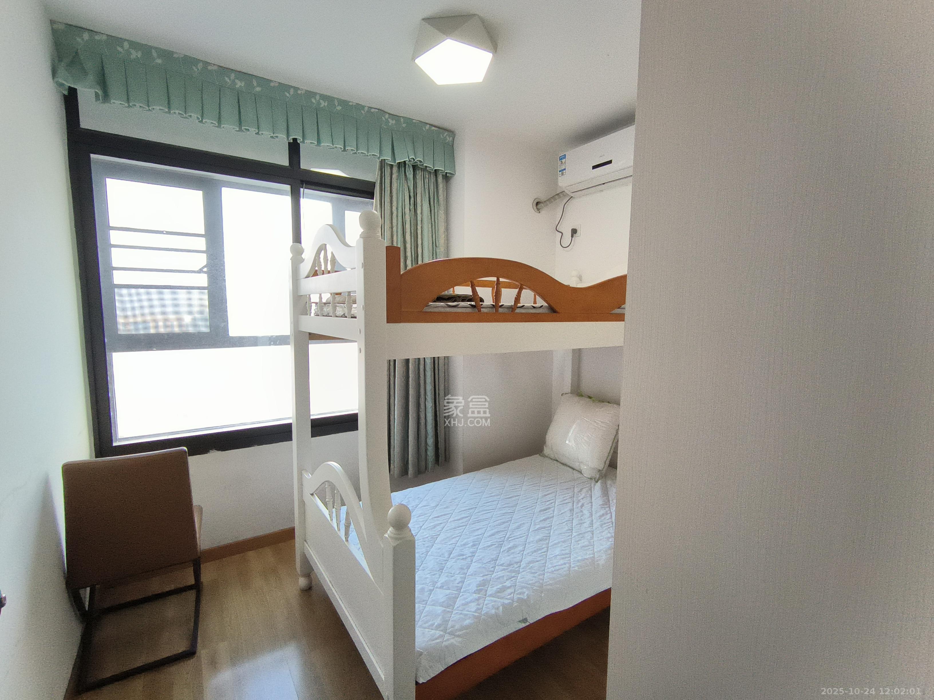 保利麓谷林语E区  3室2厅1卫    2400.0元/月室内图
