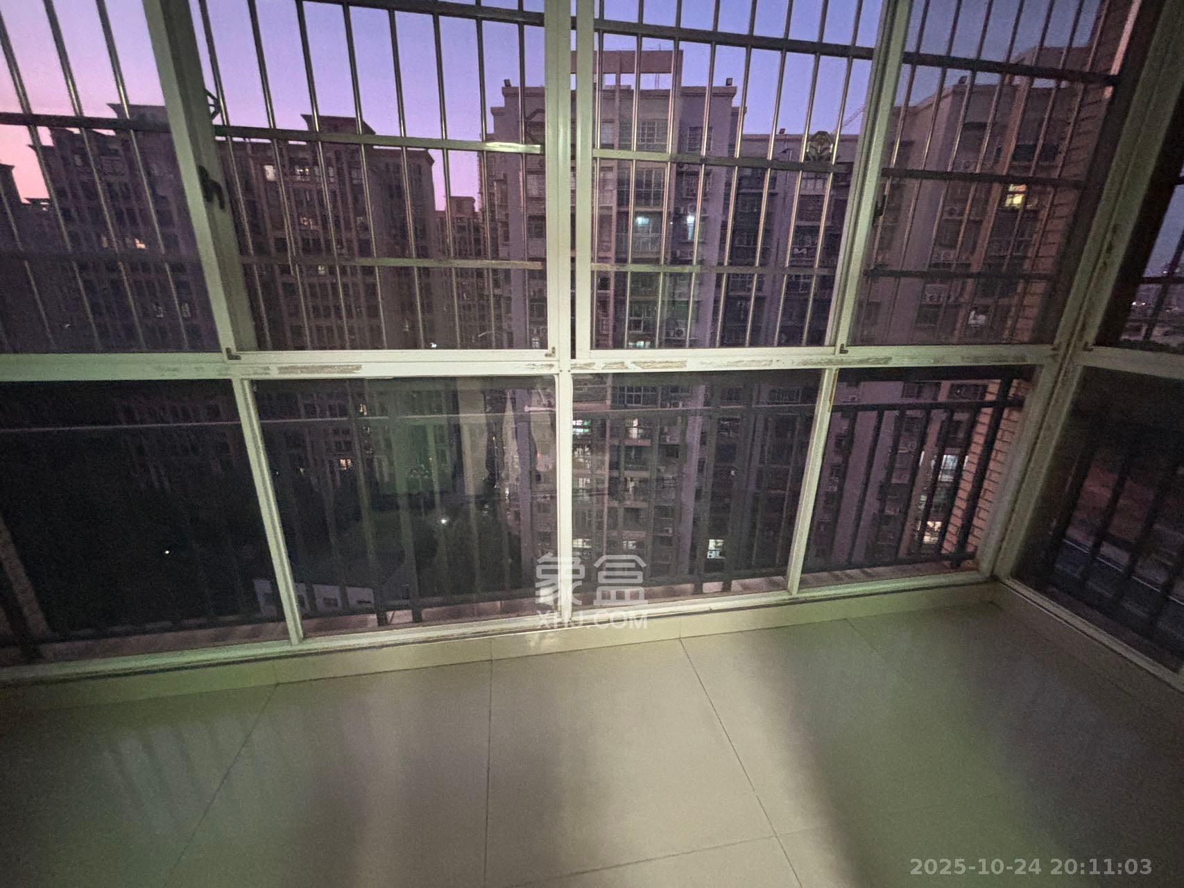 洞井二小区  3室2厅2卫    1800.0元/月室内图