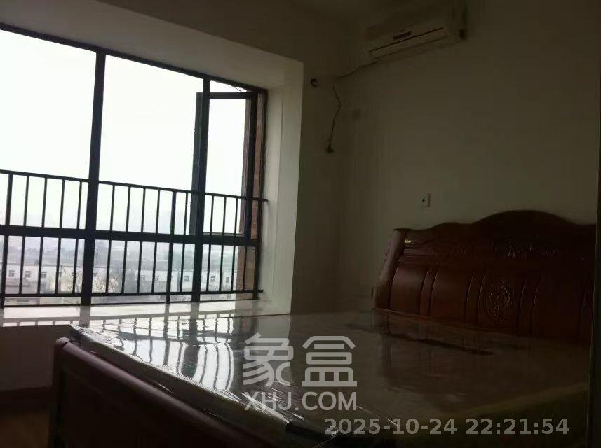 金色溪泉湾  2室2厅1卫    2200.0元/月 金色溪泉湾  2室2厅1卫    2200.0元/月室内图