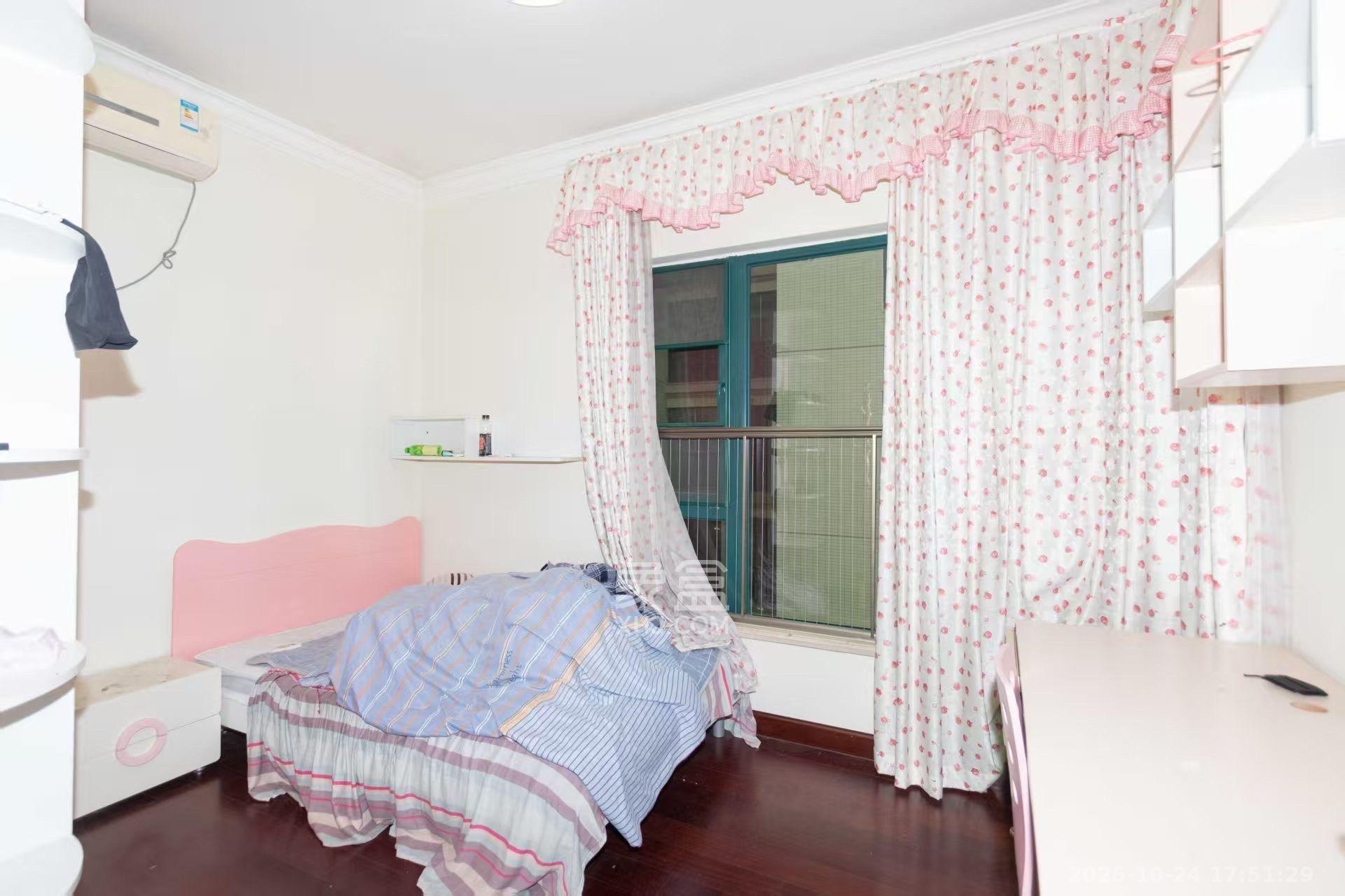 恒大城  4室2厅1卫    2600.0元/月室内图