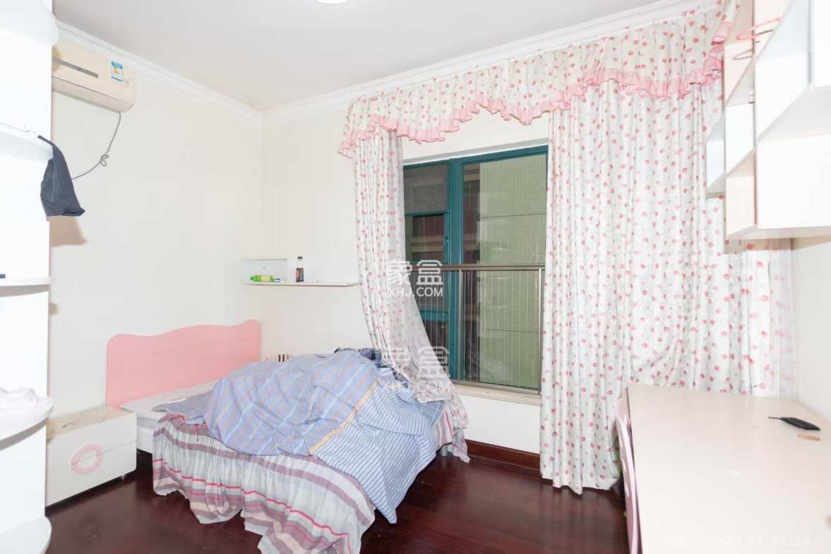 恒大城 4室2厅1卫 2600.0元/月 恒大城 4室2厅1卫 2600.0元/月室内图