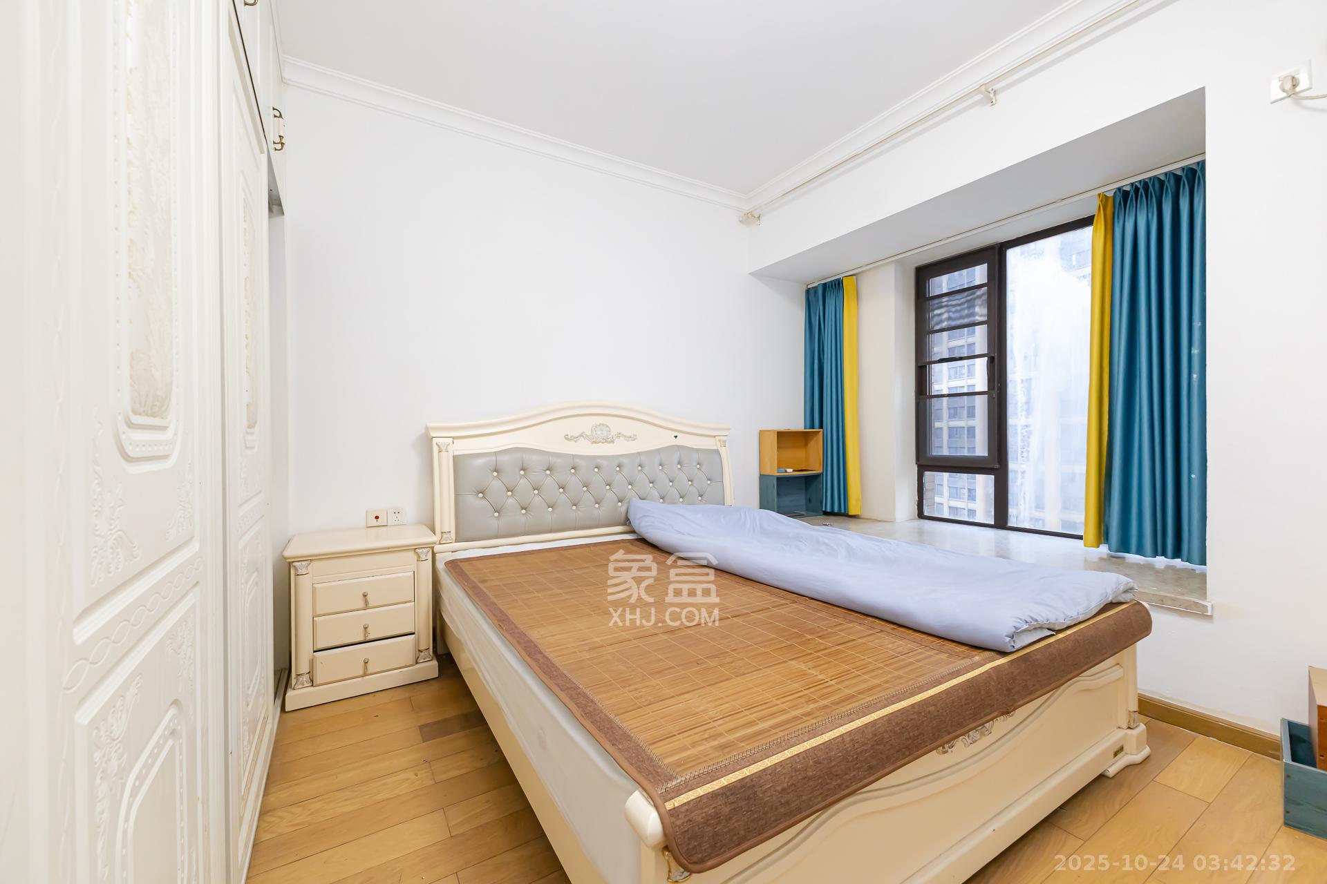 时代倾城一期  3室2厅2卫    82.0万卧室