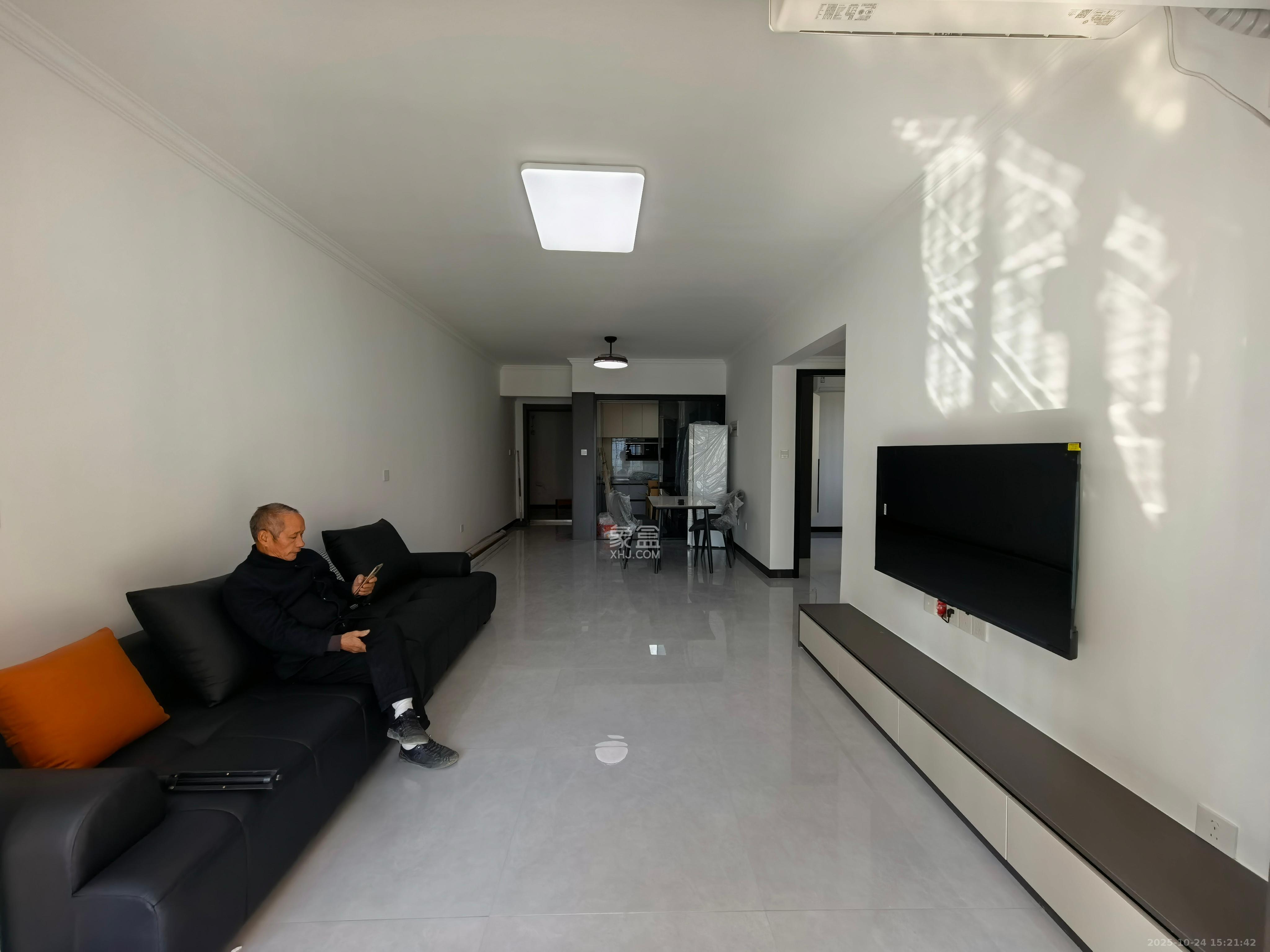 和景家园二期  2室2厅1卫    2000.0元/月