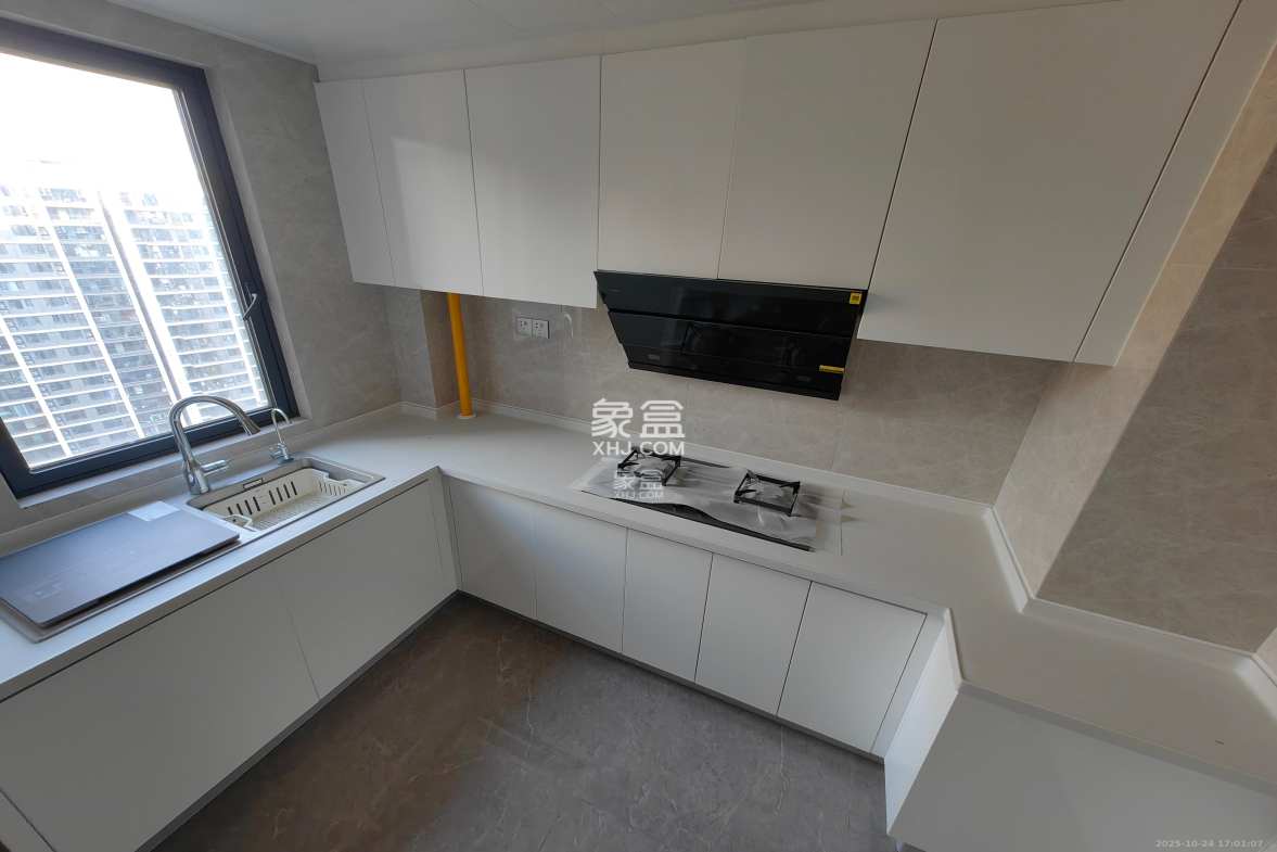 中海阅溪府  4室2厅2卫    3800.0元/月 中海阅溪府  4室2厅2卫    3800.0元/月室内图