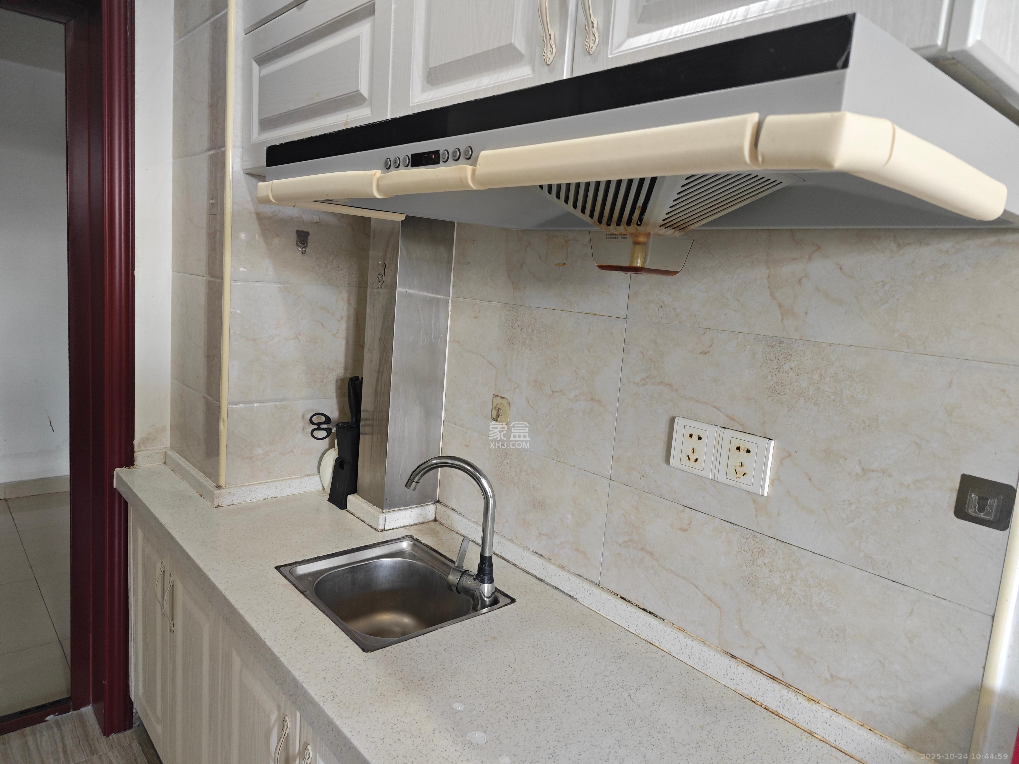 兆坤星悦荟  1室1厅1卫    1000.0元/月 兆坤星悦荟  1室1厅1卫    1000.0元/月室内图