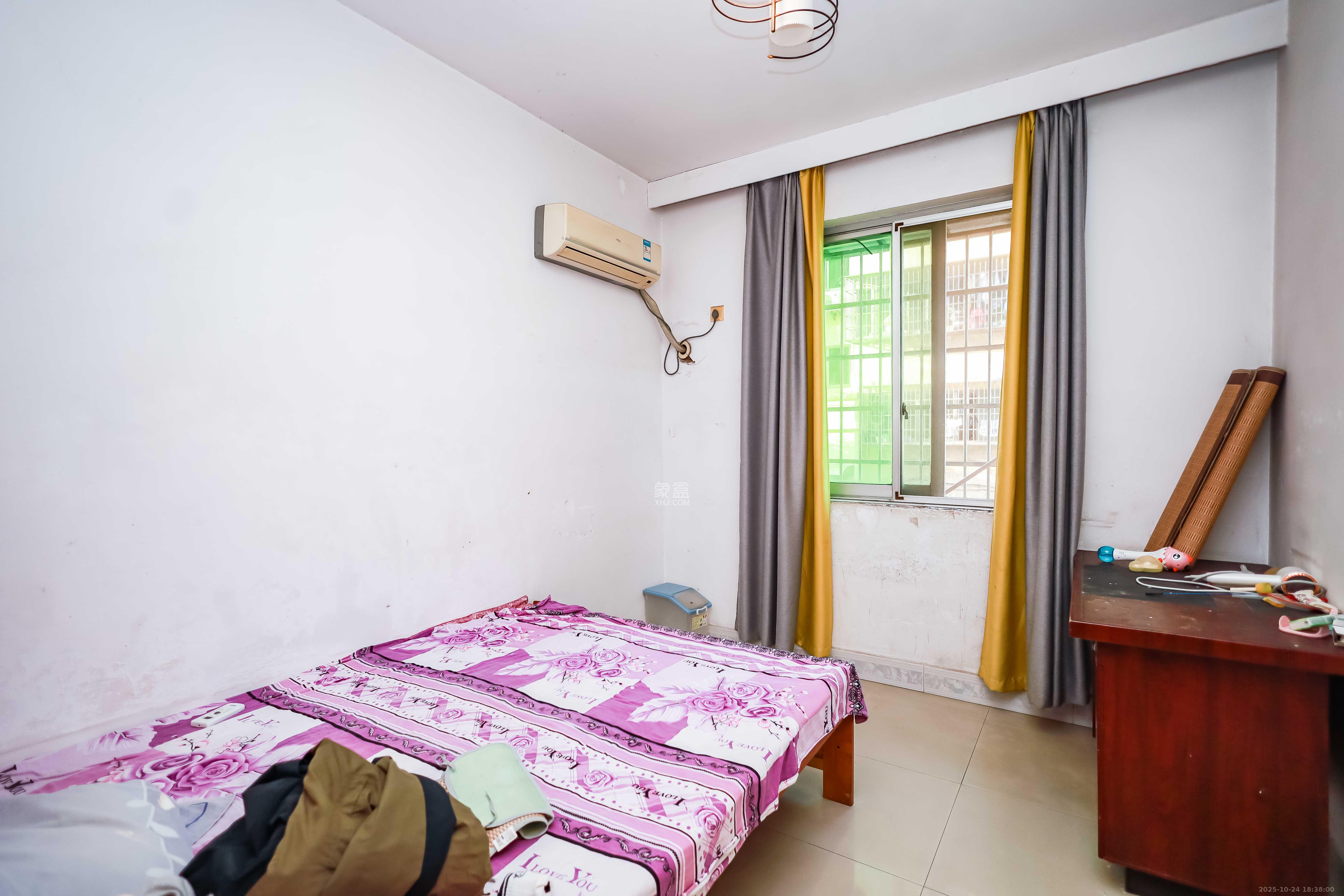 咸嘉新村嘉明苑  3室2厅2卫    76.8万卧室