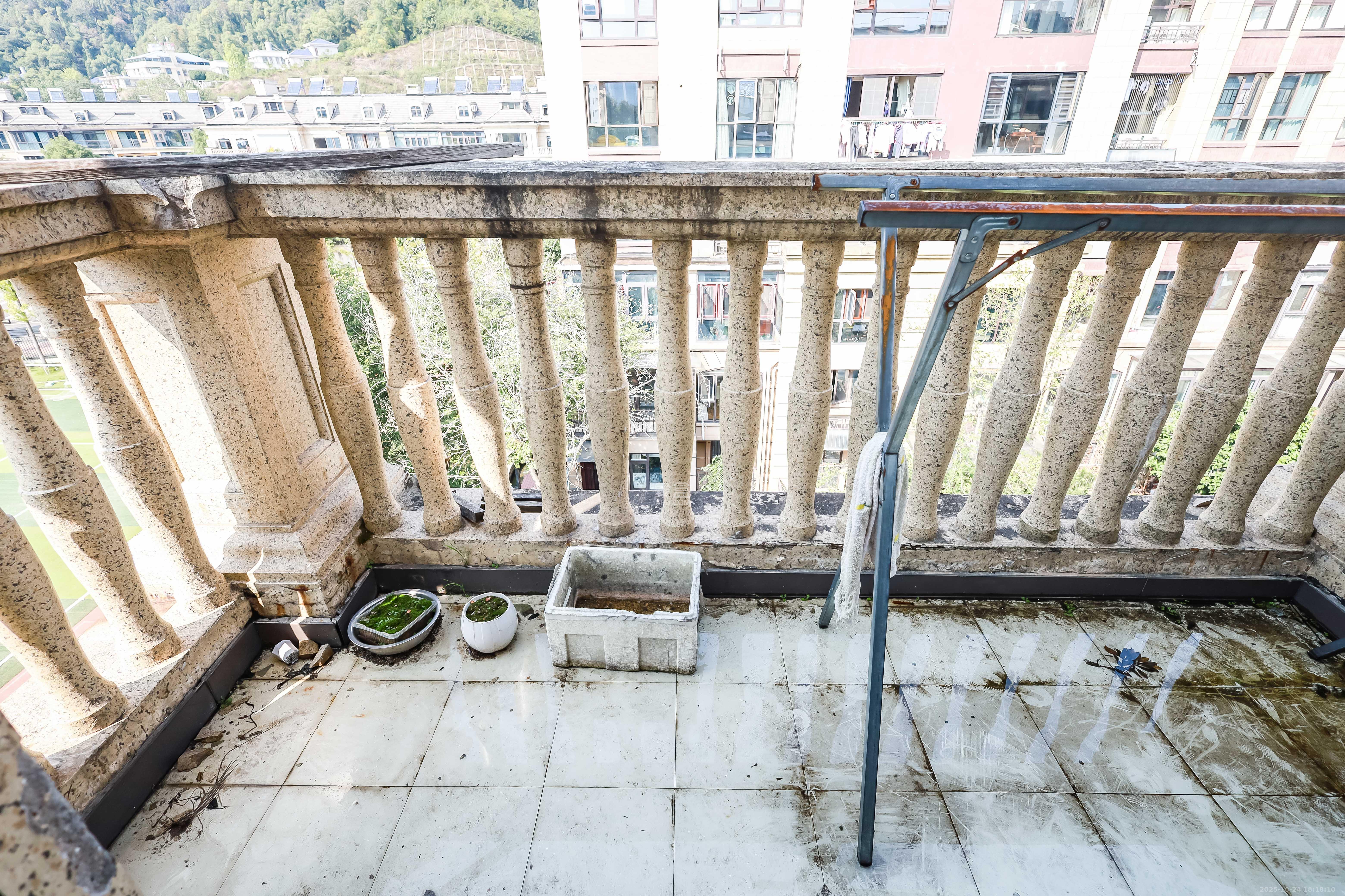 奥克斯缔壹城 3室2厅2卫 3500.0元/月 奥克斯缔壹城 3室2厅2卫 3500.0元/月室内图