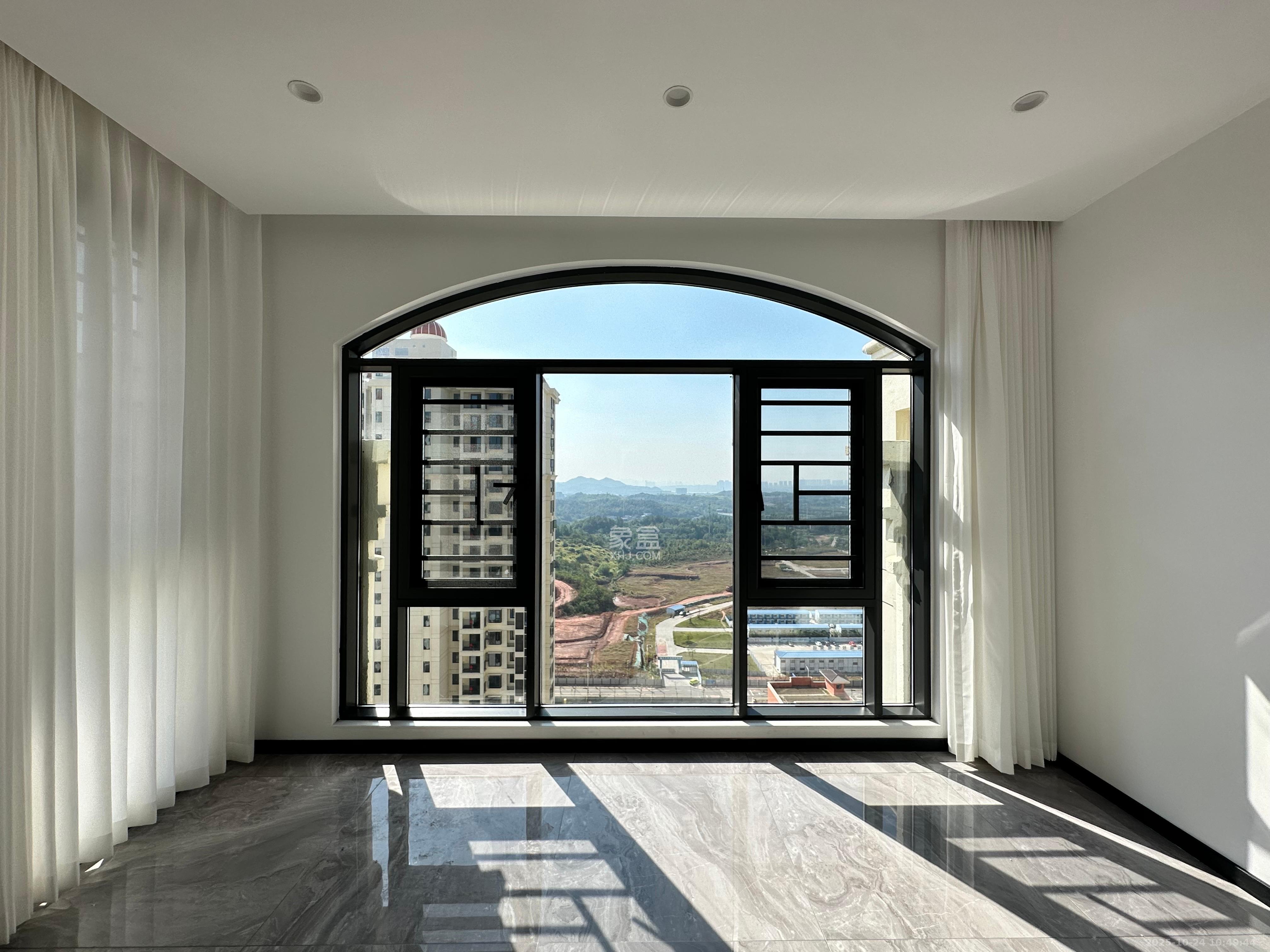 幸福庄园御园  3室2厅2卫    2500.0元/月室内图