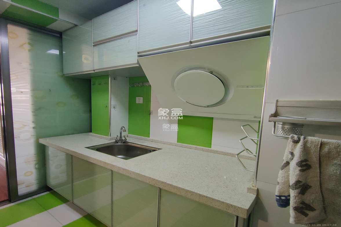 上峰苑(兰亭玥岛)  1室0厅1卫    1500.0元/月 上峰苑(兰亭玥岛)  1室0厅1卫    1500.0元/月室内图