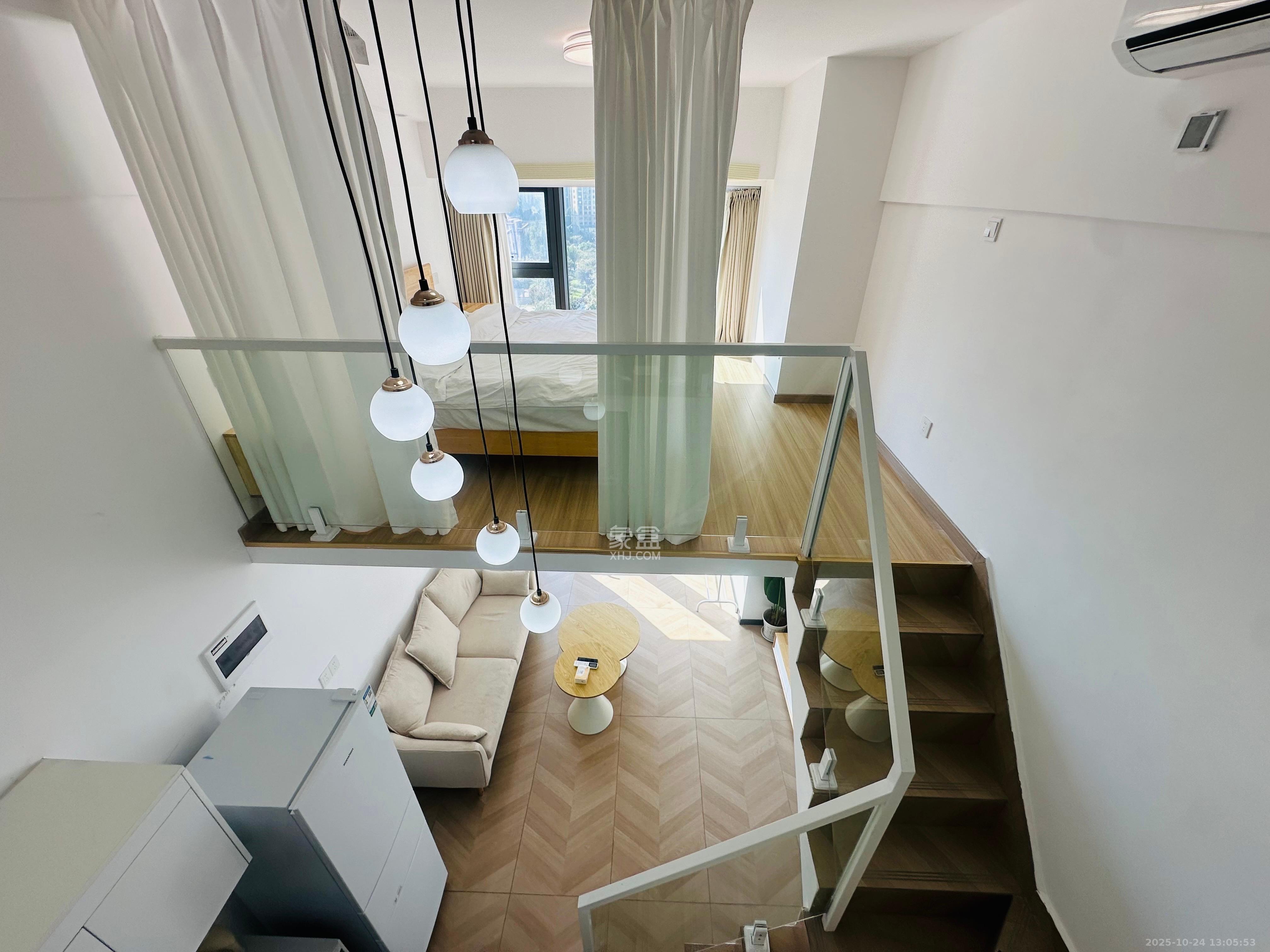 卓越中寰 2室1厅1卫 2300.0元/月 卓越中寰 2室1厅1卫 2300.0元/月室内图