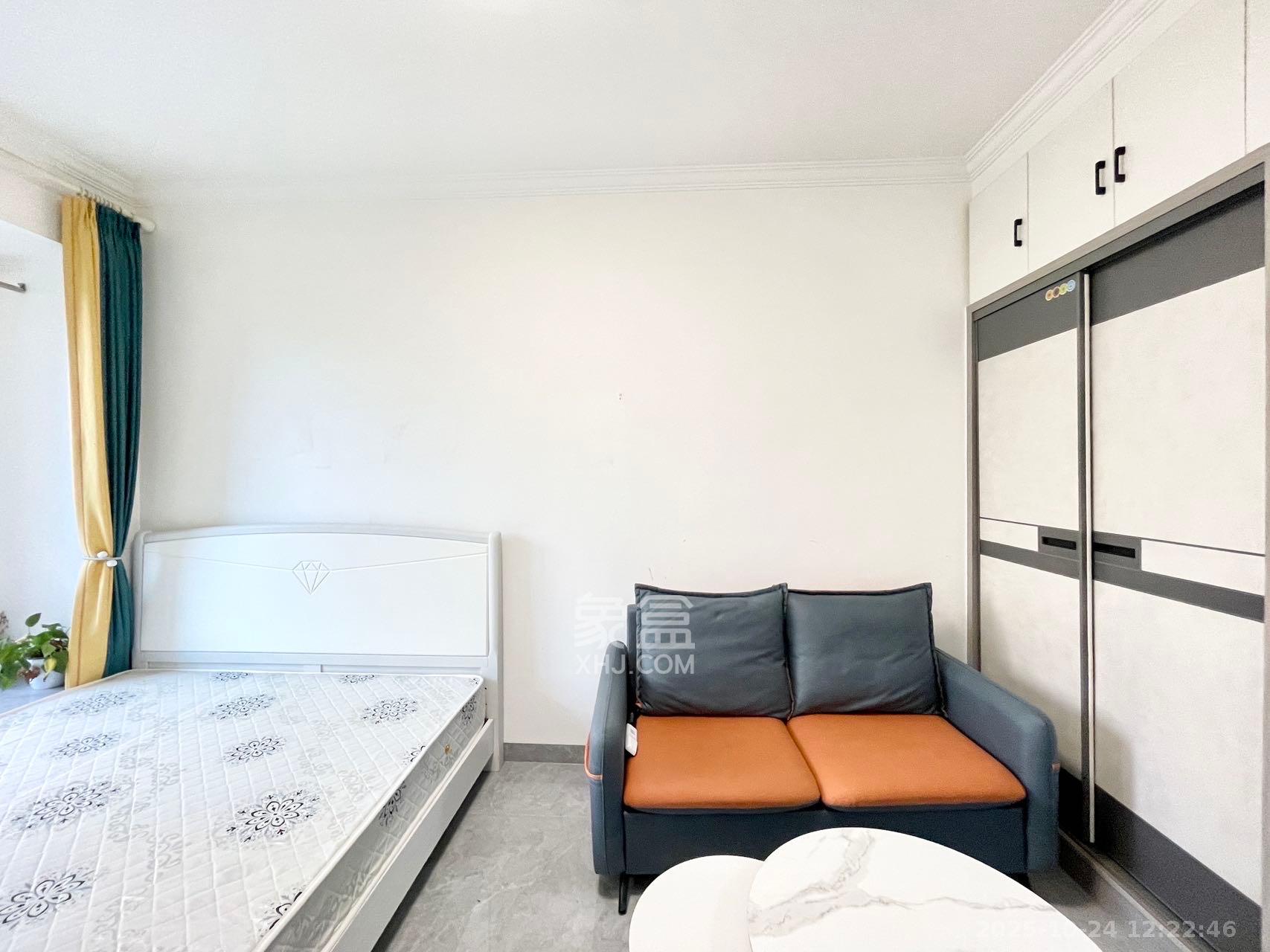 保利麓谷林语I区 1室1厅1卫 1300.0元/月 保利麓谷林语I区 1室1厅1卫 1300.0元/月室内图