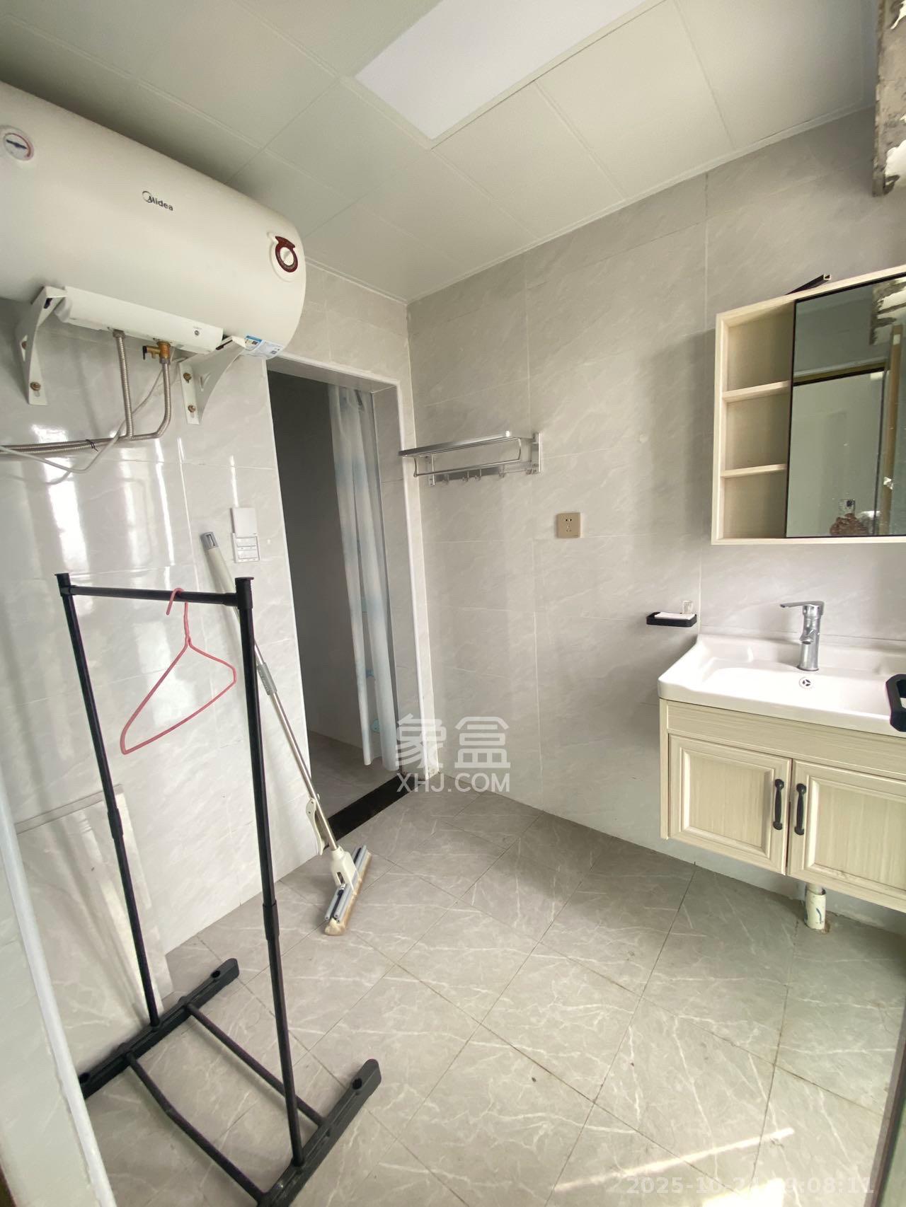 天元涉外景园B区 2室2厅2卫 2000.0元/月 天元涉外景园B区 2室2厅2卫 2000.0元/月室内图