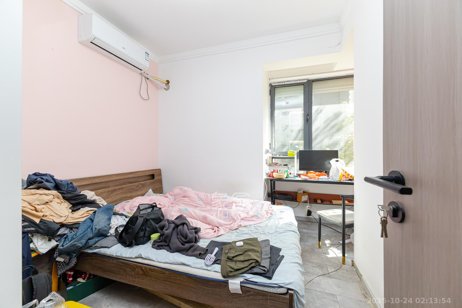 明发阅江悦府  3室2厅1卫    68.0万卧室