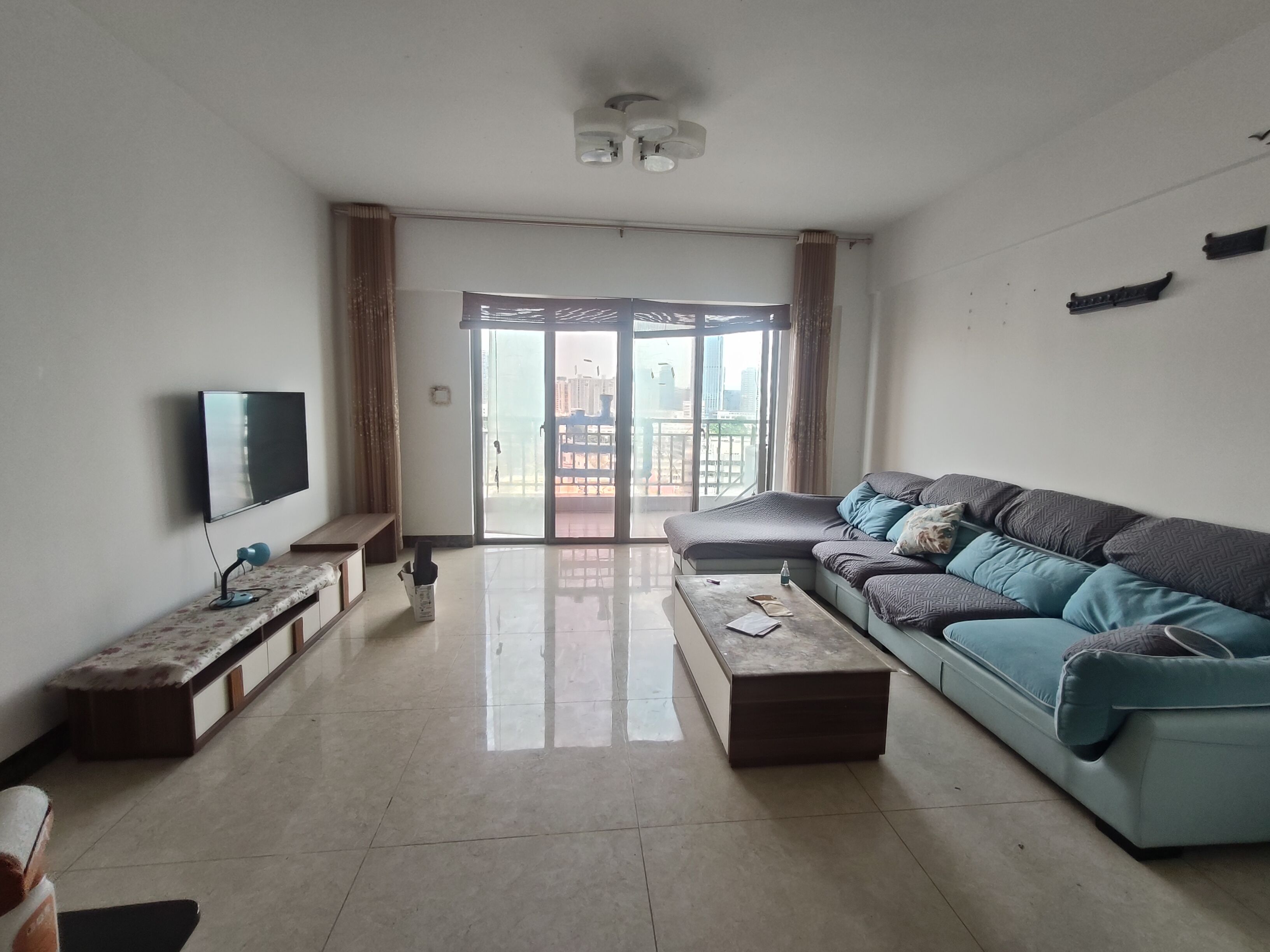 世代雅居  3室2厅2卫    3200.0元/月