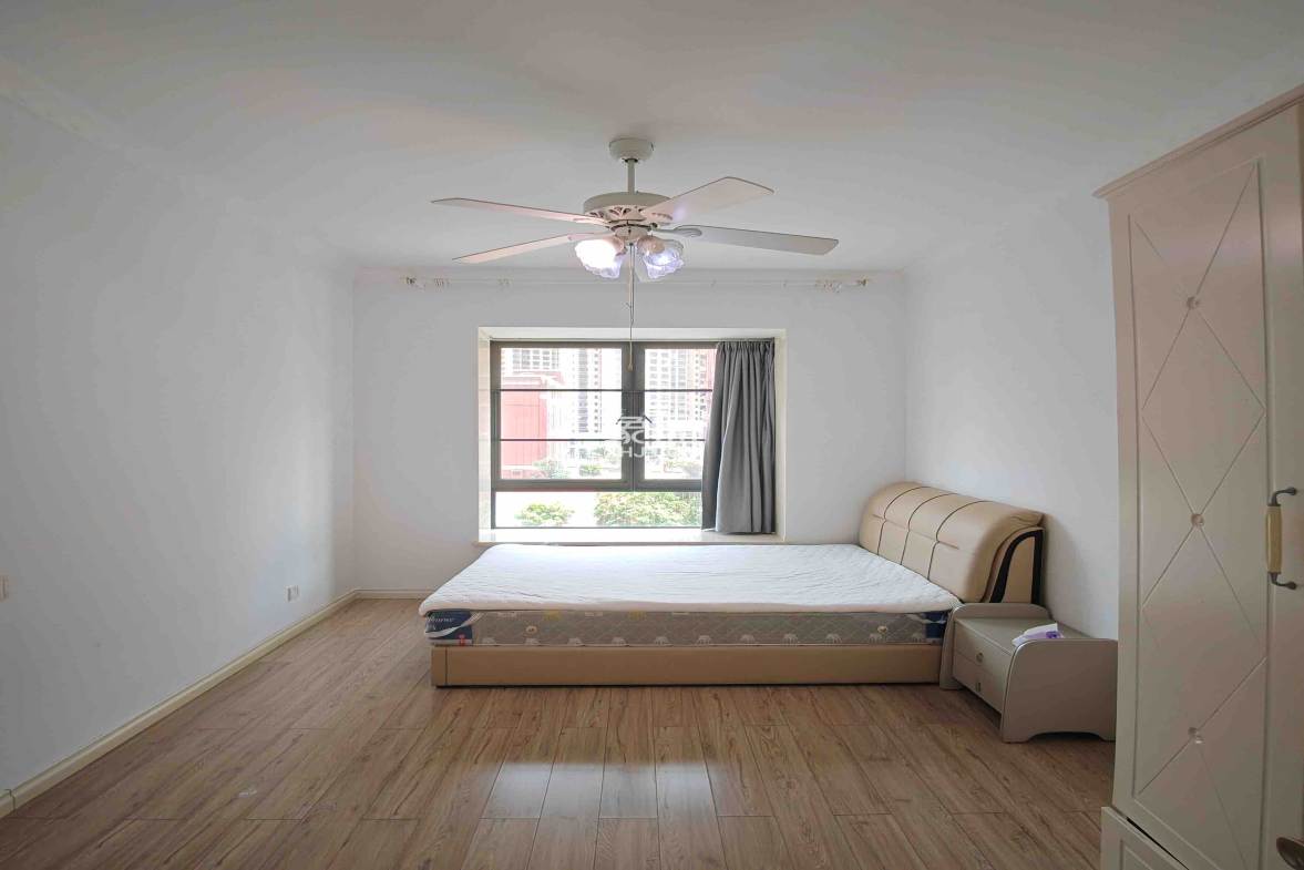 国兴城(C区)  2室2厅1卫    200.0万 国兴城(C区)  2室2厅1卫    200.0万客厅