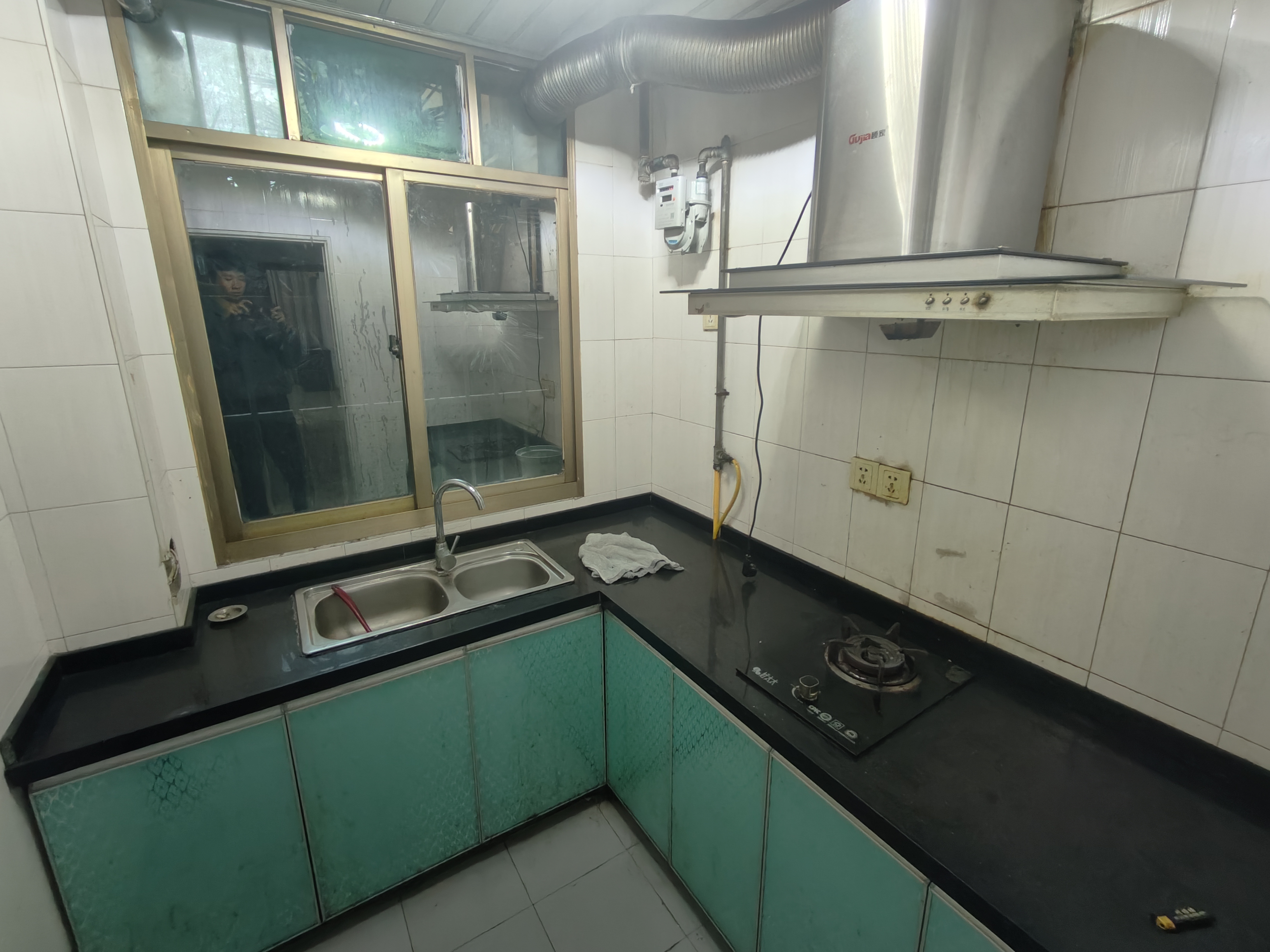 名牌大厦  3室2厅1卫    1500.0元/月室内图