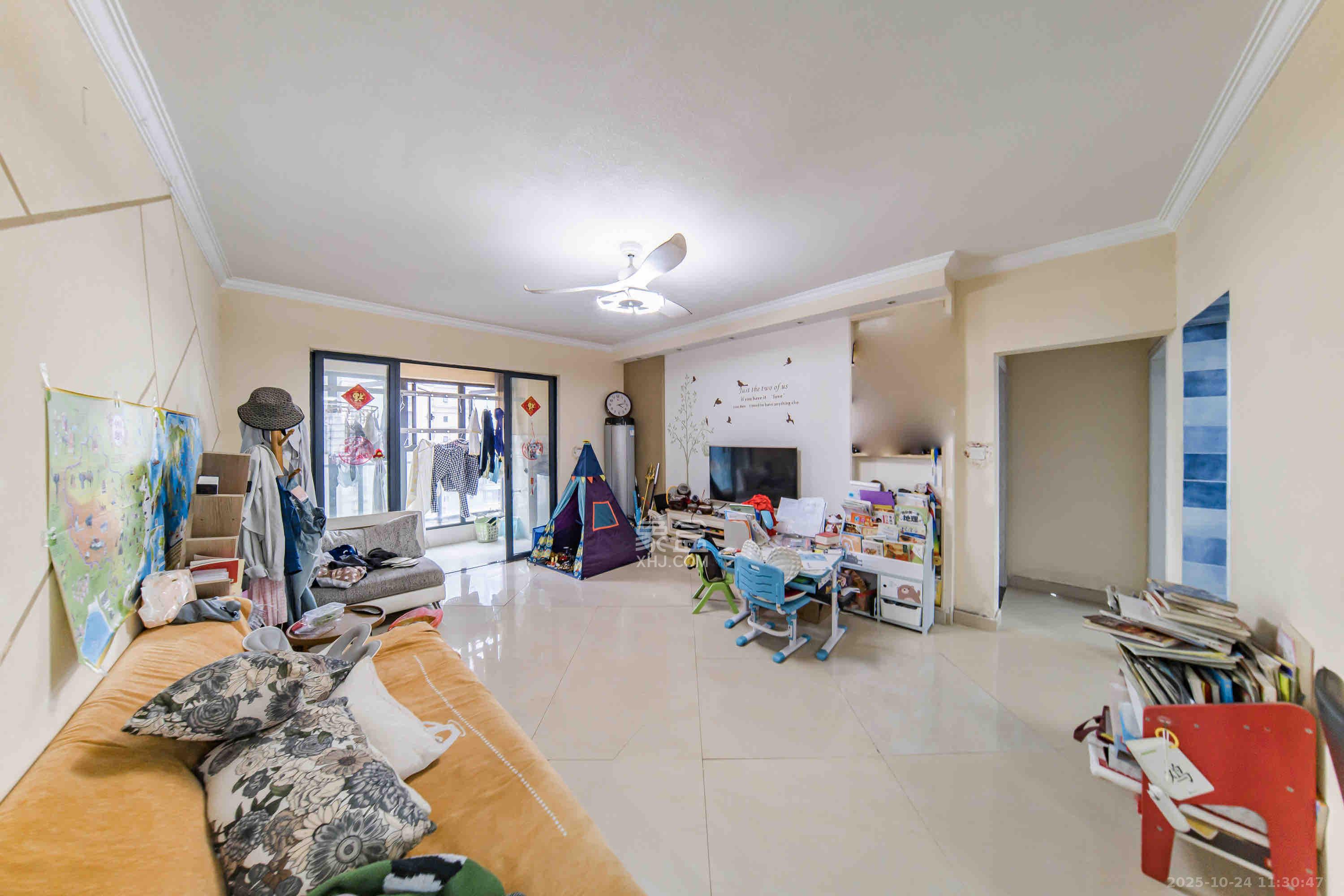 奥克斯广场  3室2厅1卫    3200.0元/月室内图