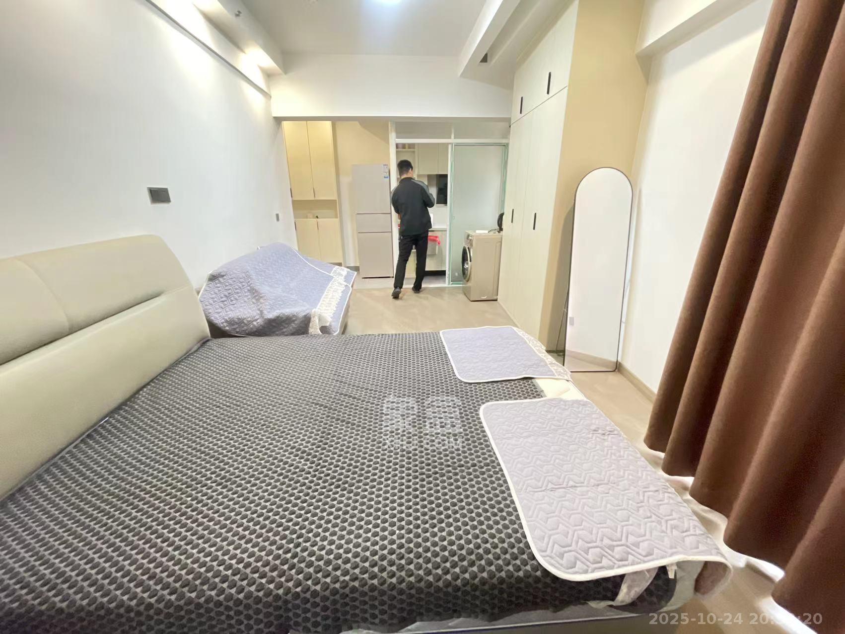 鸥波港湾  1室0厅0卫    2000.0元/月室内图