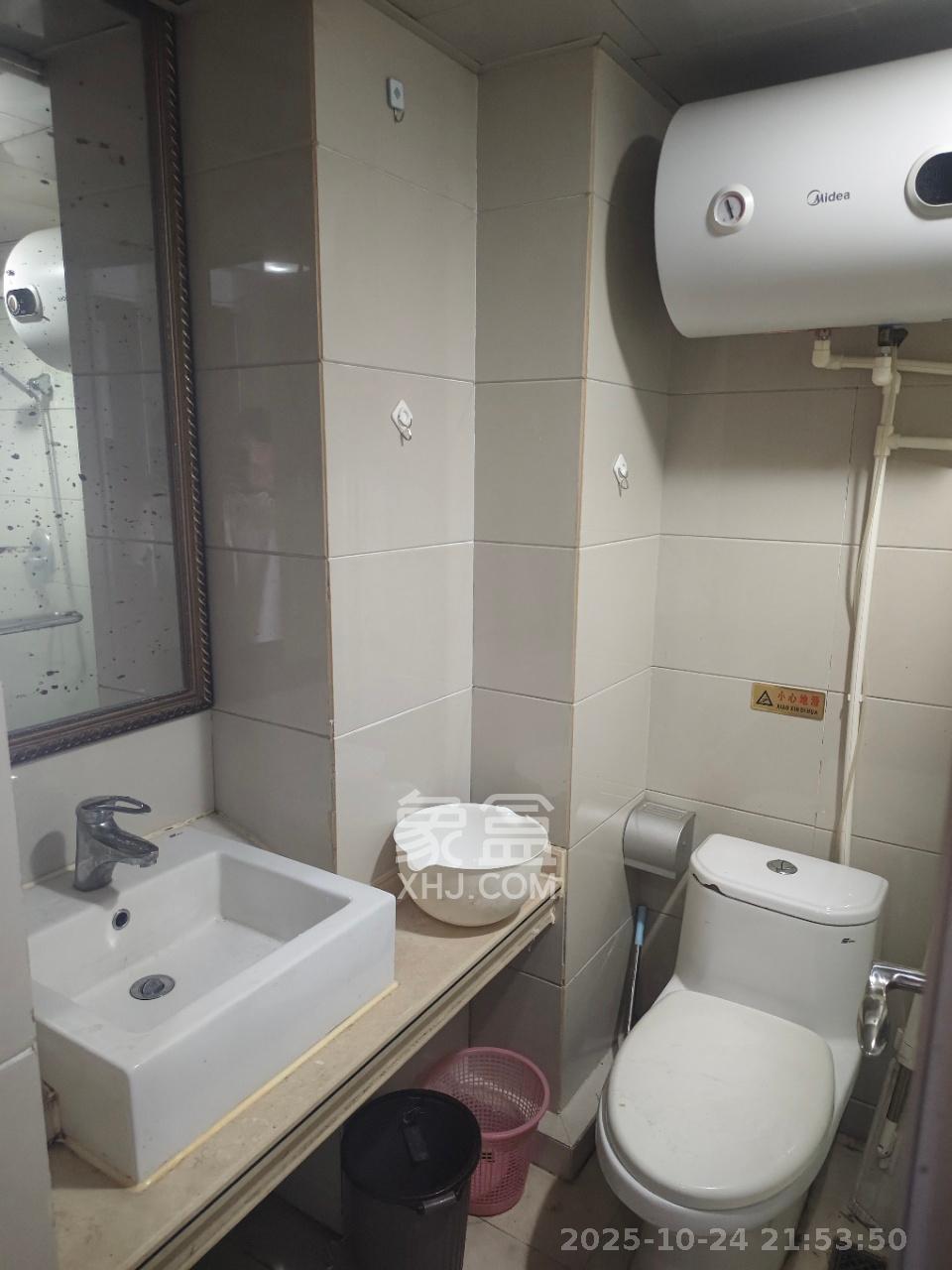 名富公寓 1室1厅1卫 1400.0元/月 名富公寓 1室1厅1卫 1400.0元/月室内图