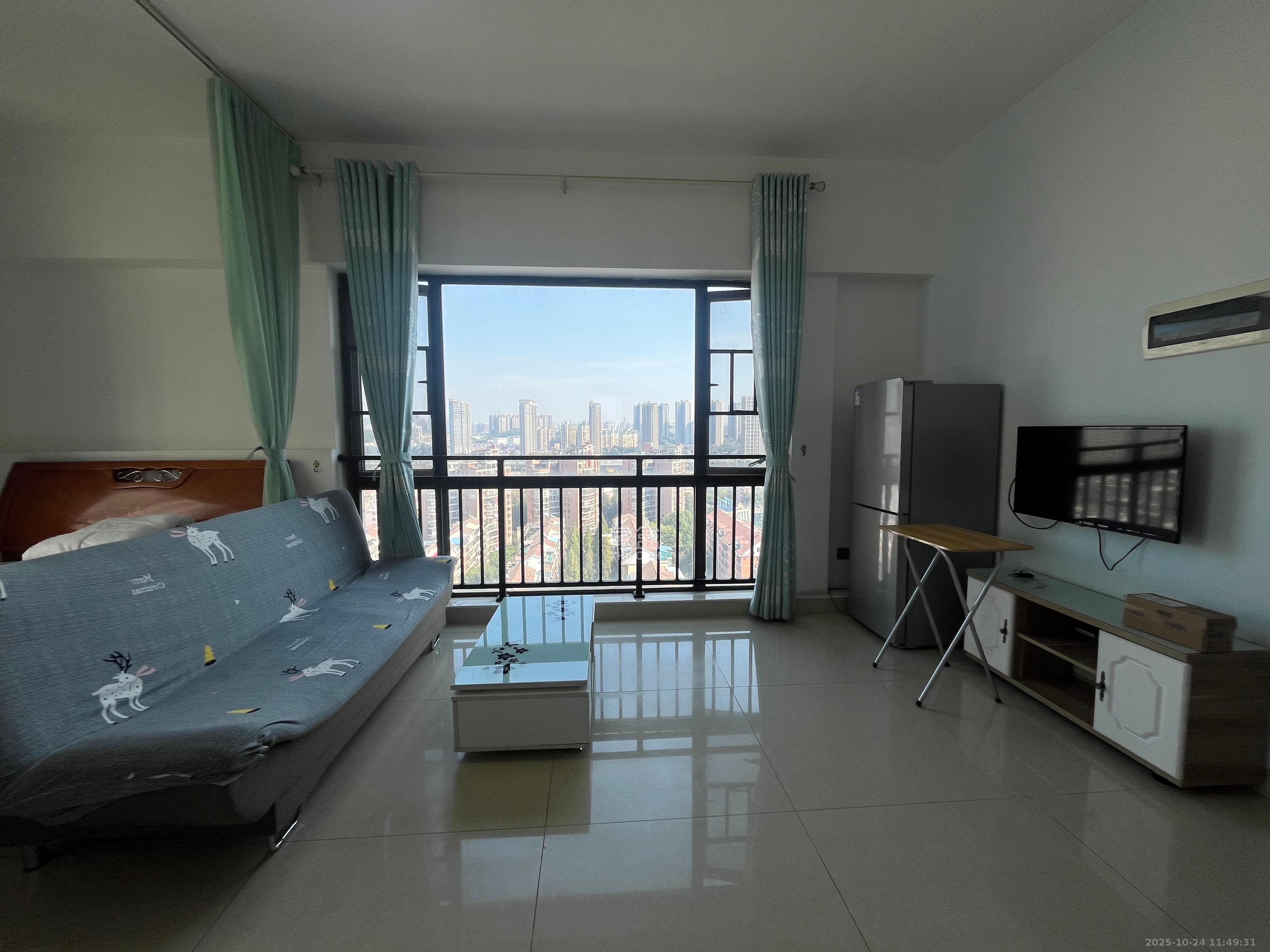 V领寓(岭南家园)  1室1厅1卫    1500.0元/月 V领寓(岭南家园)  1室1厅1卫    1500.0元/月室内图