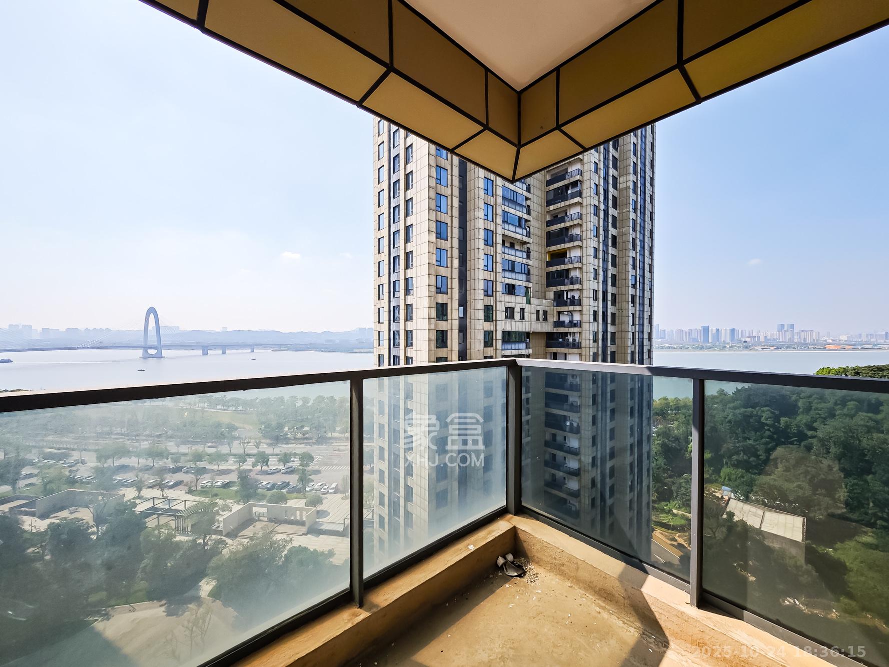 湘江壹号一二三期（创远湘江壹号）  3室2厅2卫    168.0万其他