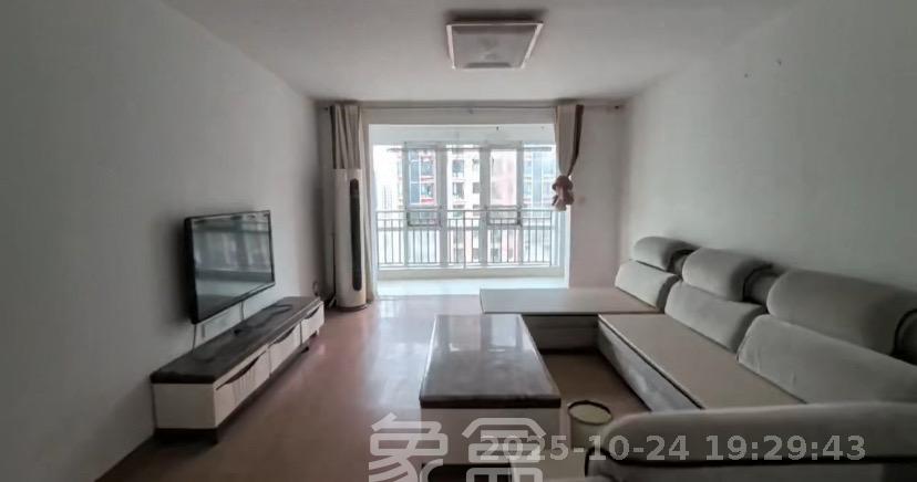 丽发新城  3室2厅2卫    2300.0元/月