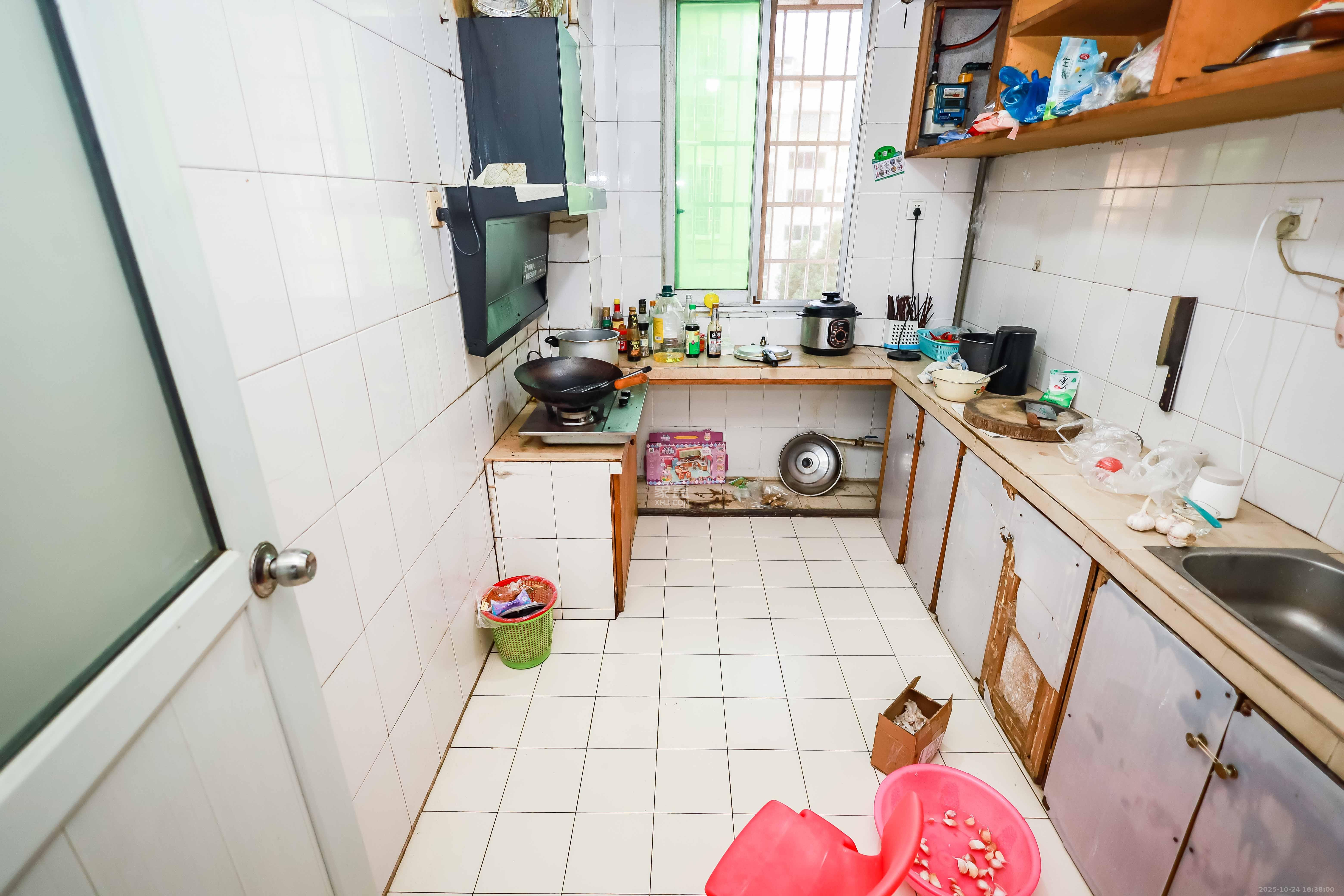 咸嘉新村嘉明苑 3室2厅2卫 76.8万 咸嘉新村嘉明苑 3室2厅2卫 76.8万厨房