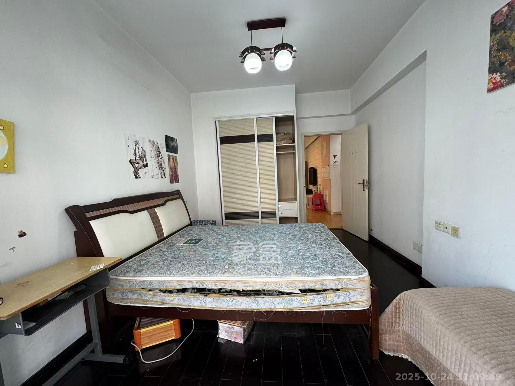 银港水晶城 3室2厅2卫 2800.0元/月 银港水晶城 3室2厅2卫 2800.0元/月室内图