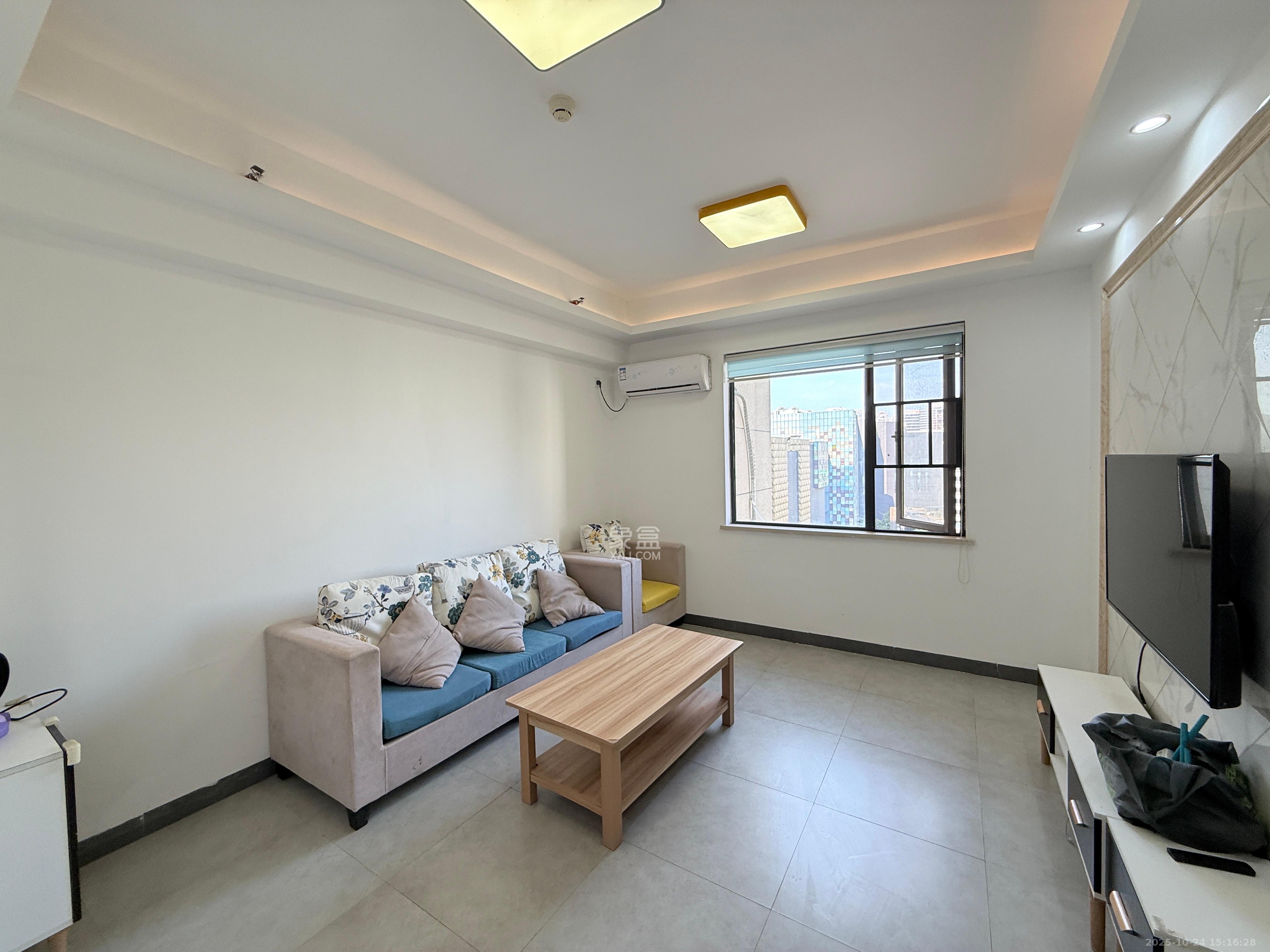 半山公馆(半山国际中心) 1室1厅1卫 2200.0元/月 半山公馆(半山国际中心) 1室1厅1卫 2200.0元/月室内图