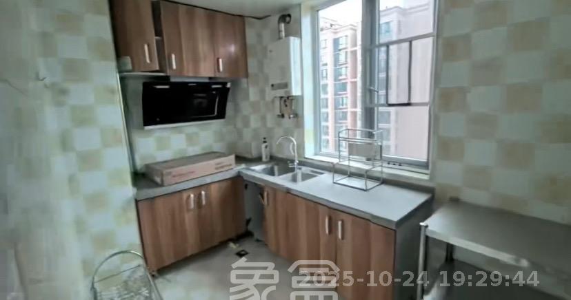 丽发新城 3室2厅2卫 2300.0元/月 丽发新城 3室2厅2卫 2300.0元/月室内图