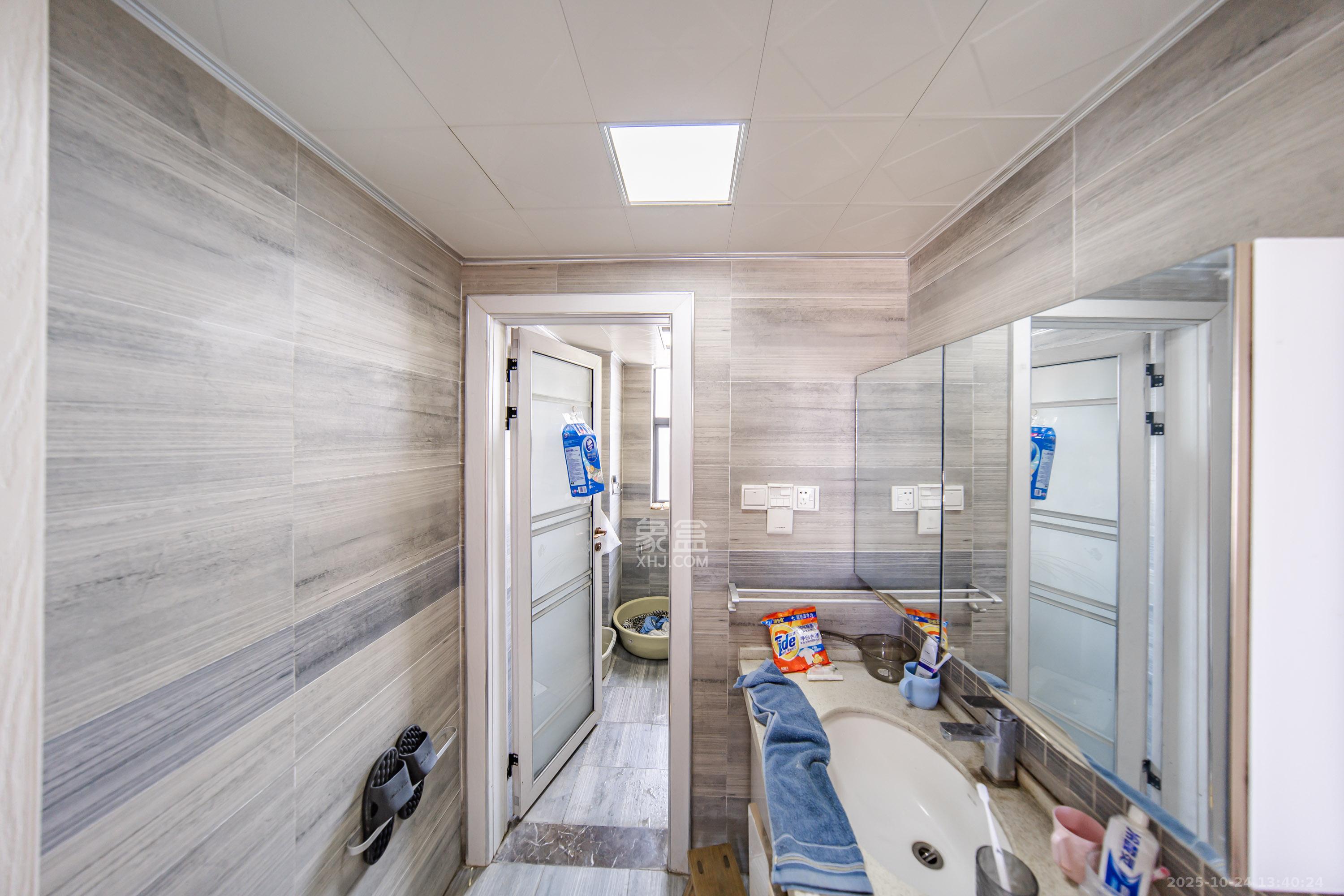 兰亭湾畔 3室2厅1卫 83.0万 兰亭湾畔 3室2厅1卫 83.0万卫生间