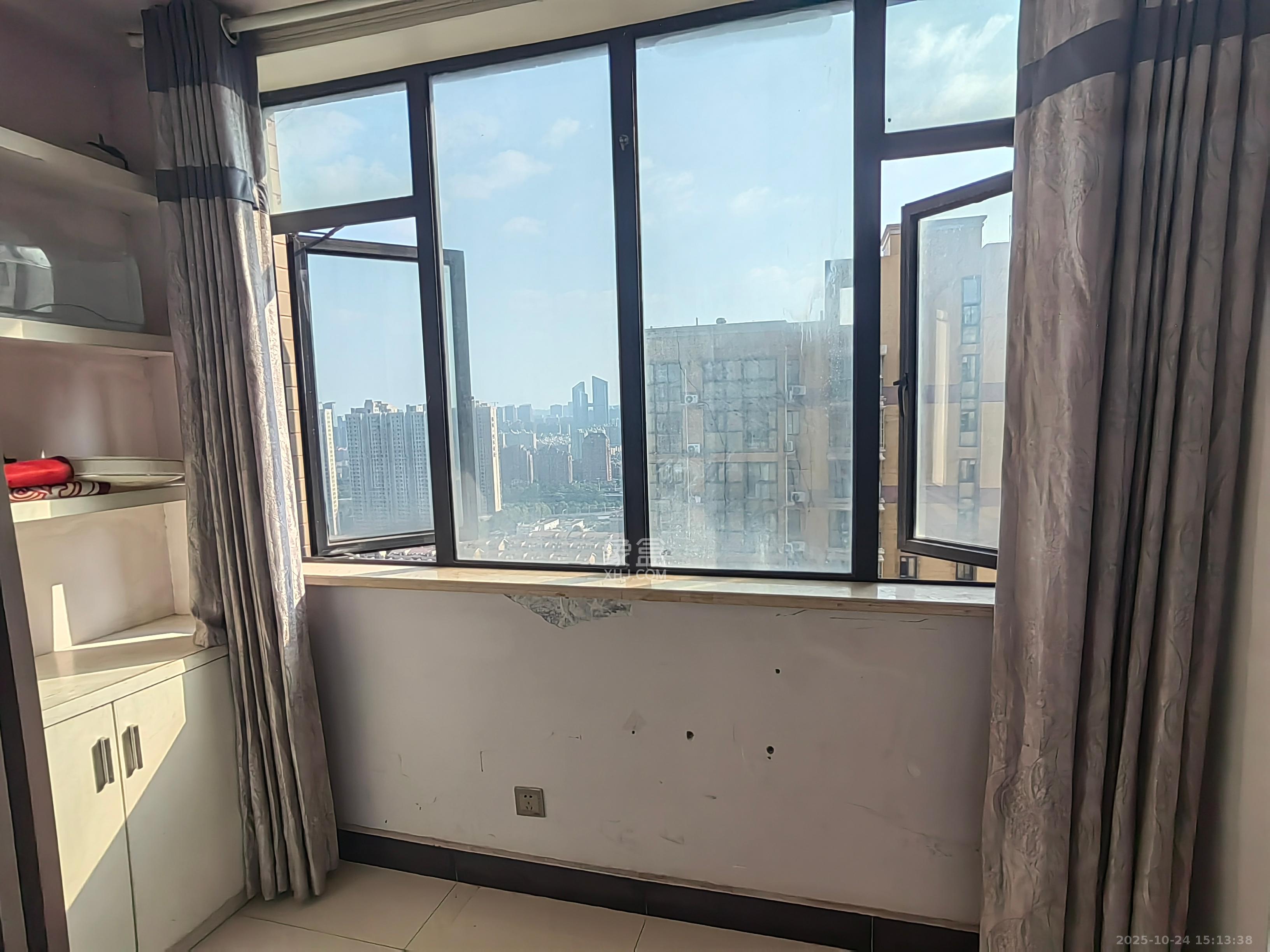 锦湘国际星城三期(锦绣苑) 2室2厅1卫 2100.0元/月 锦湘国际星城三期(锦绣苑) 2室2厅1卫 2100.0元/月室内图