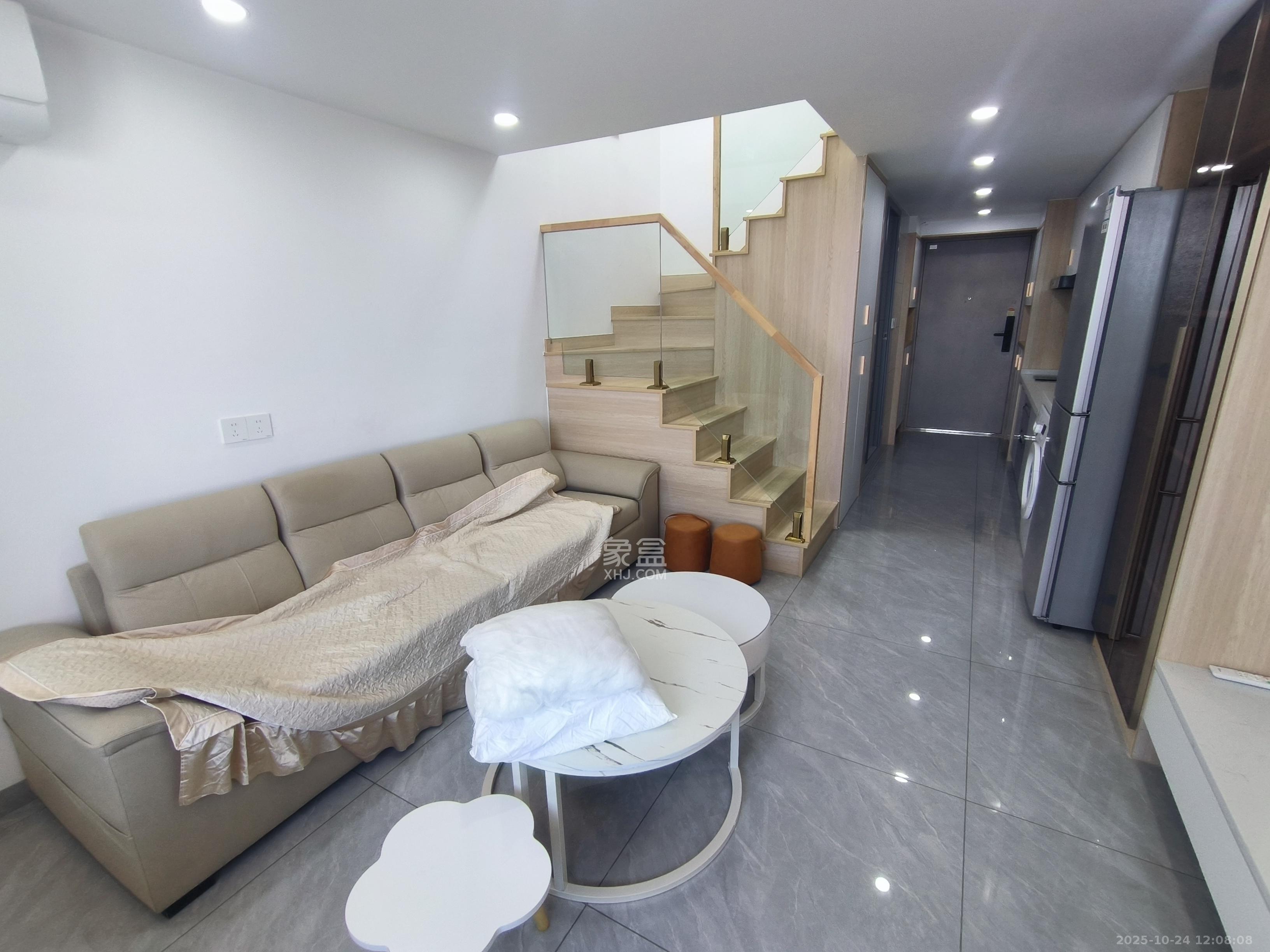 保利中环广场(保利中悦苑)  2室1厅1卫    2400.0元/月 保利中环广场(保利中悦苑)  2室1厅1卫    2400.0元/月室内图