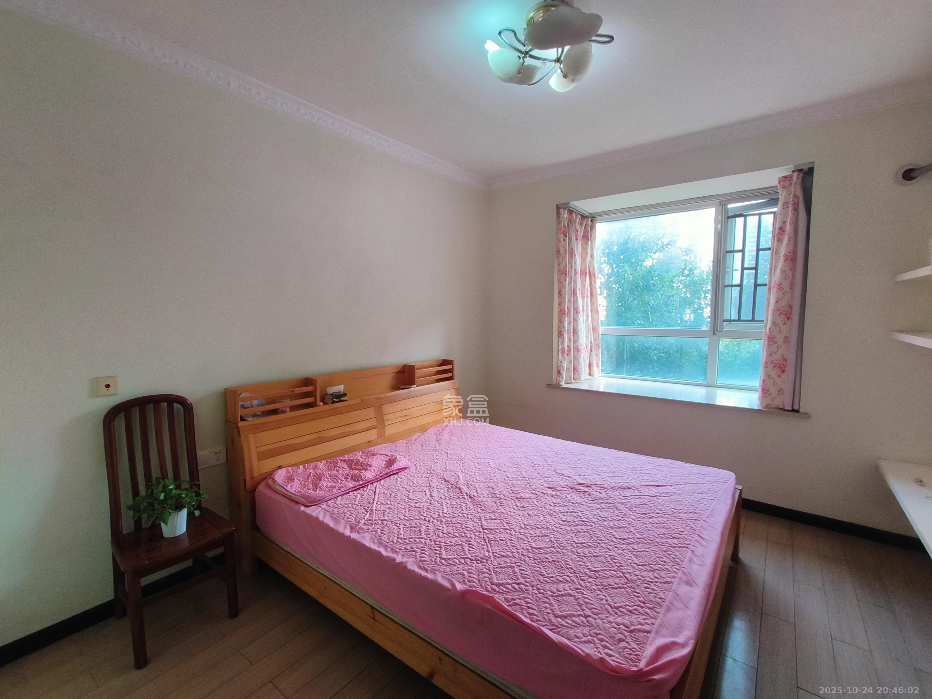 万国城(当代满庭春MOMA)一期  3室2厅2卫    2500.0元/月 万国城(当代满庭春MOMA)一期  3室2厅2卫    2500.0元/月室内图