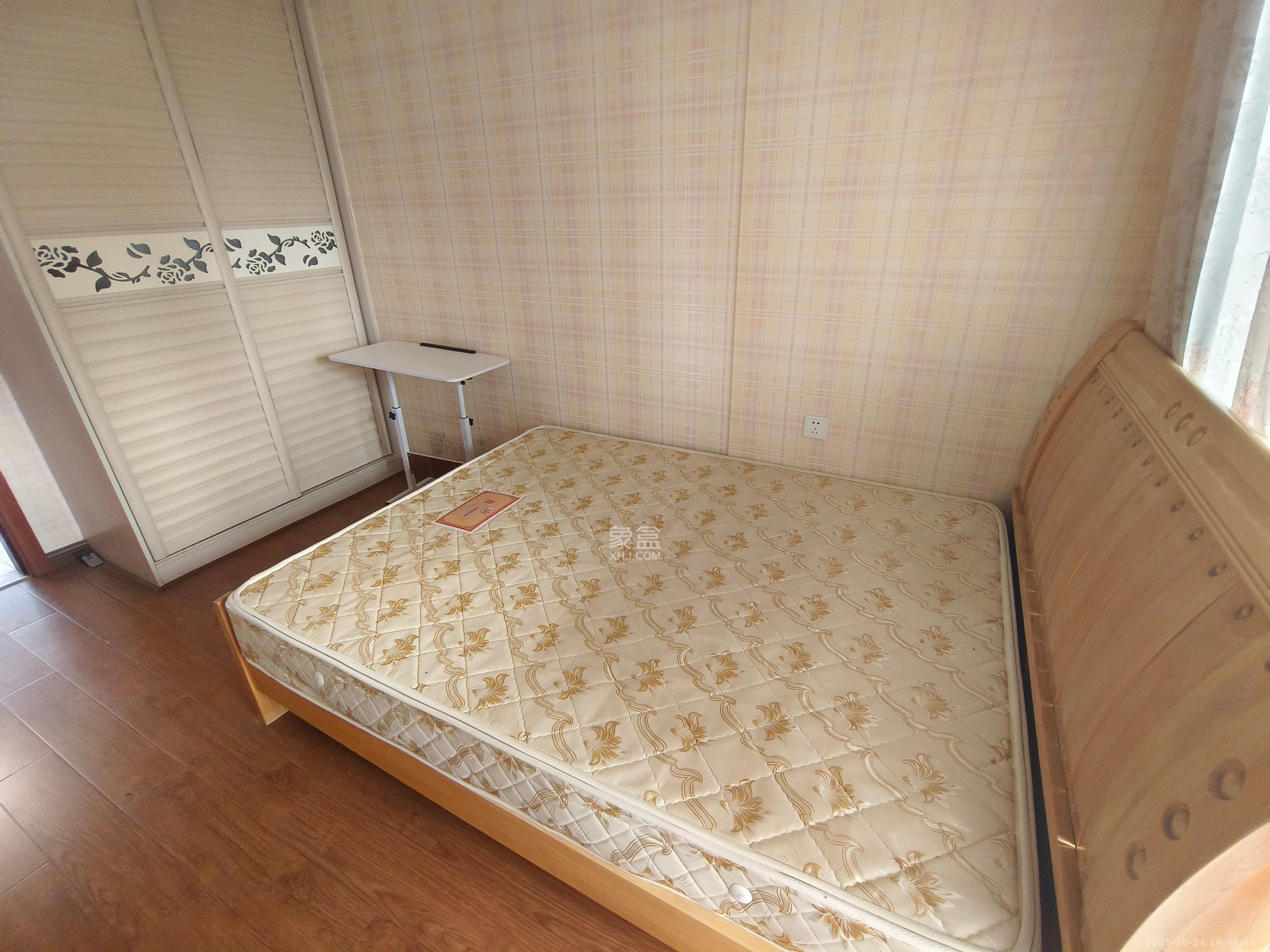 西城龙庭  2室2厅1卫    2100.0元/月室内图