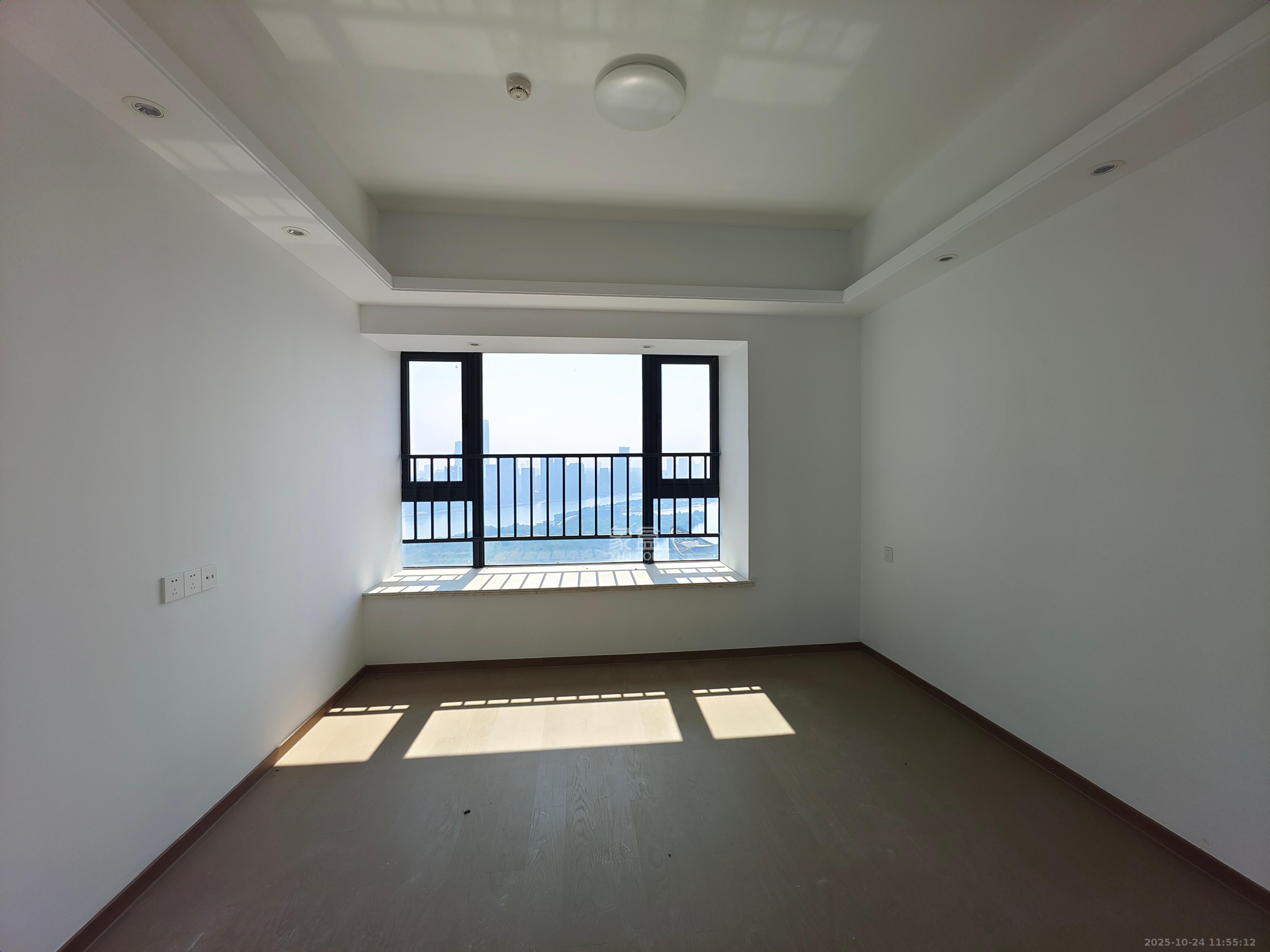 滨江府1913 4室2厅2卫 9000.0元/月 滨江府1913 4室2厅2卫 9000.0元/月室内图